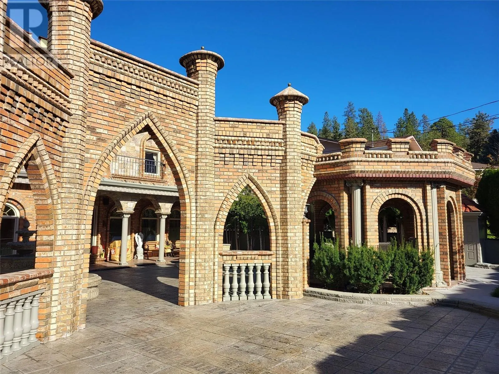 327 CARMEL Crescent