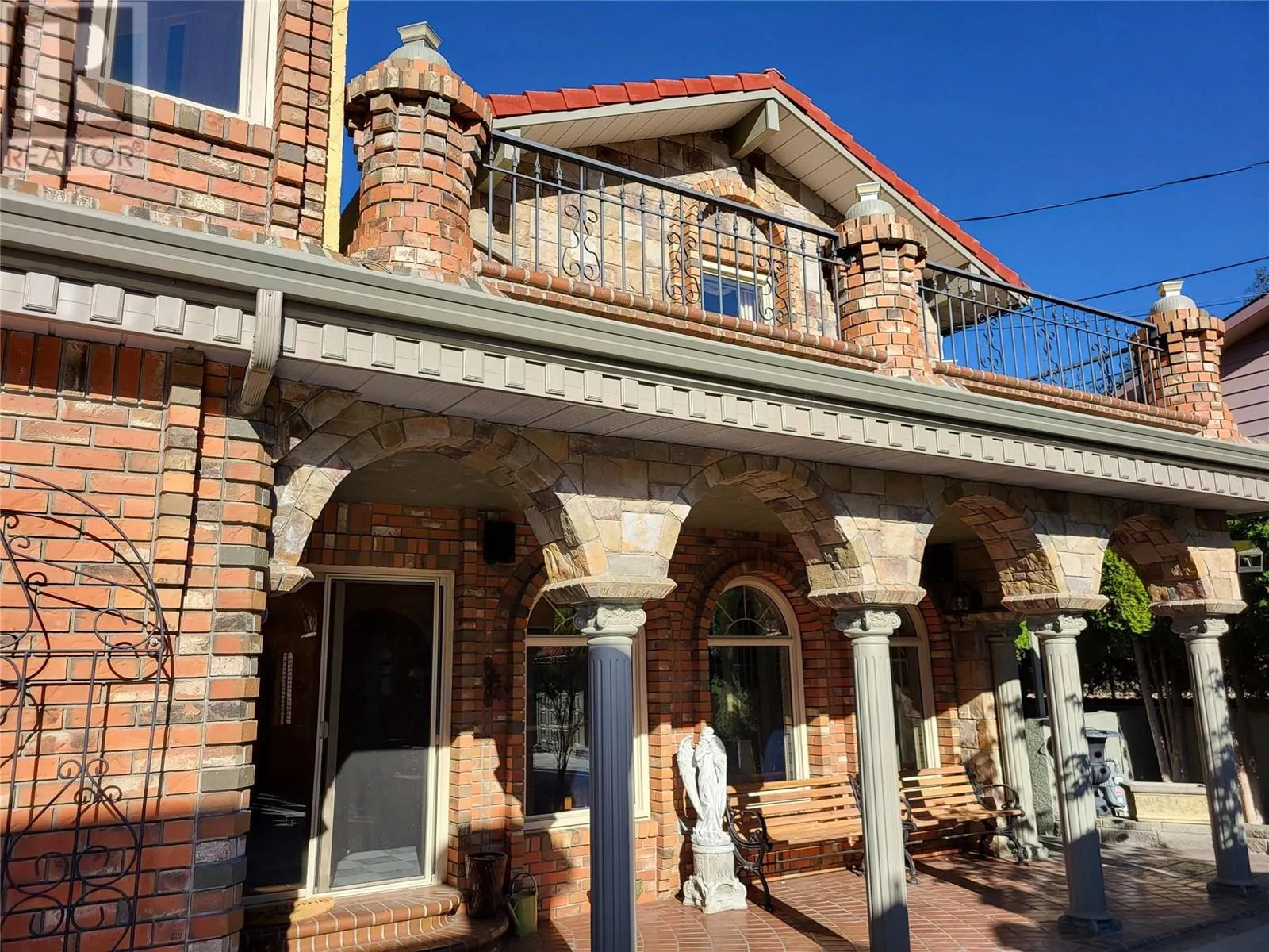 327 CARMEL Crescent