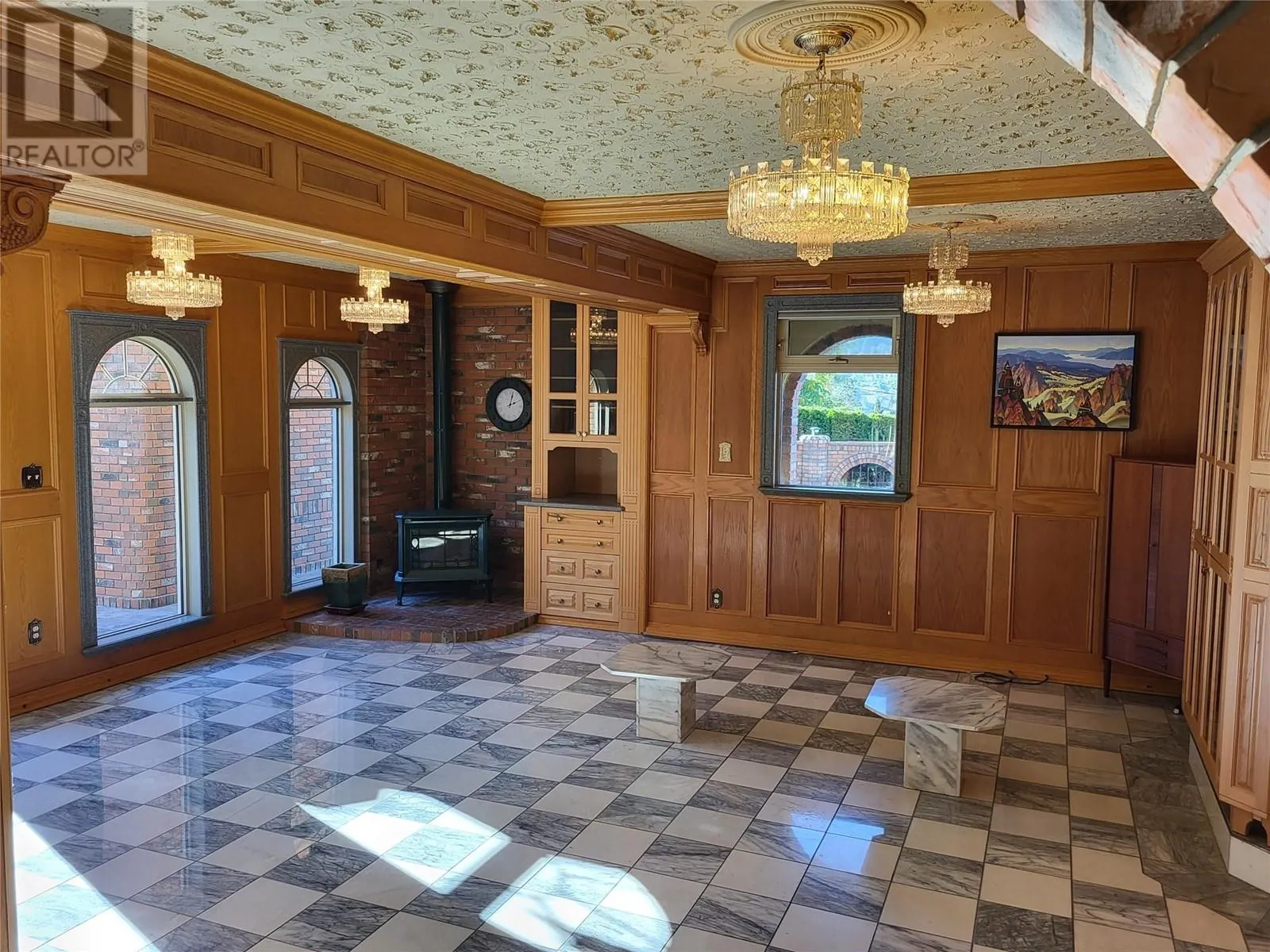 327 CARMEL Crescent