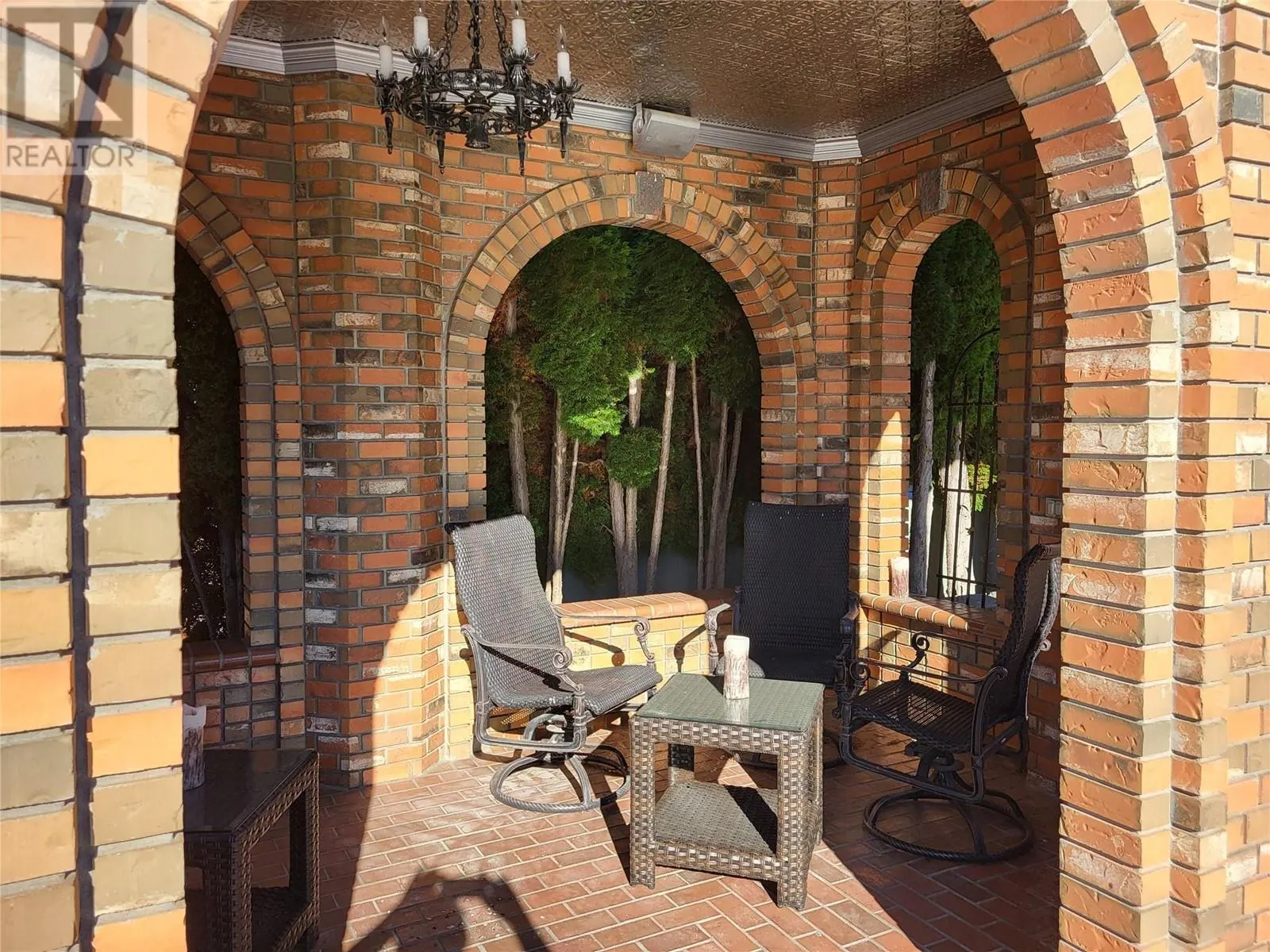 327 CARMEL Crescent