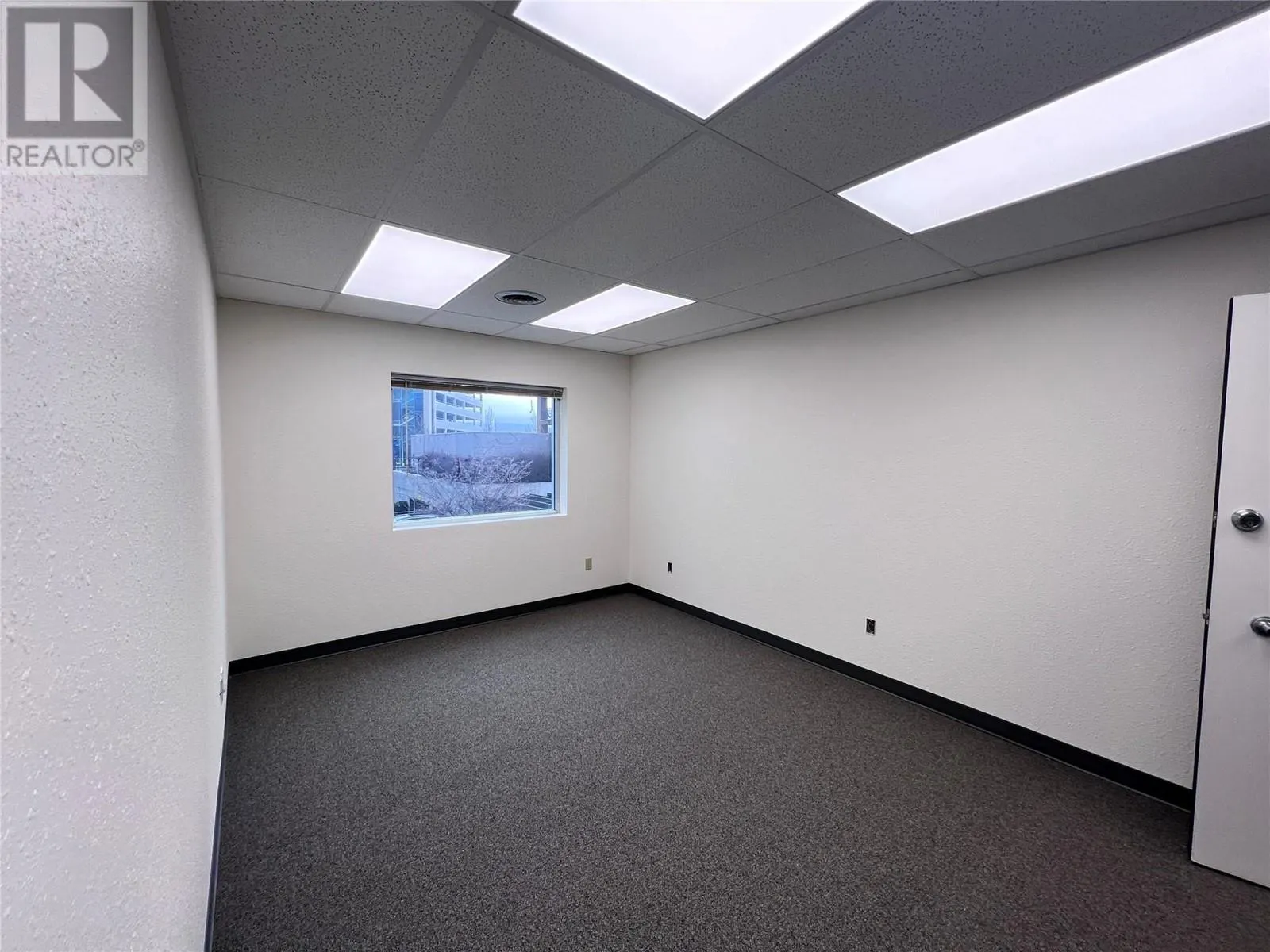1579 Sutherland Avenue Unit# 209