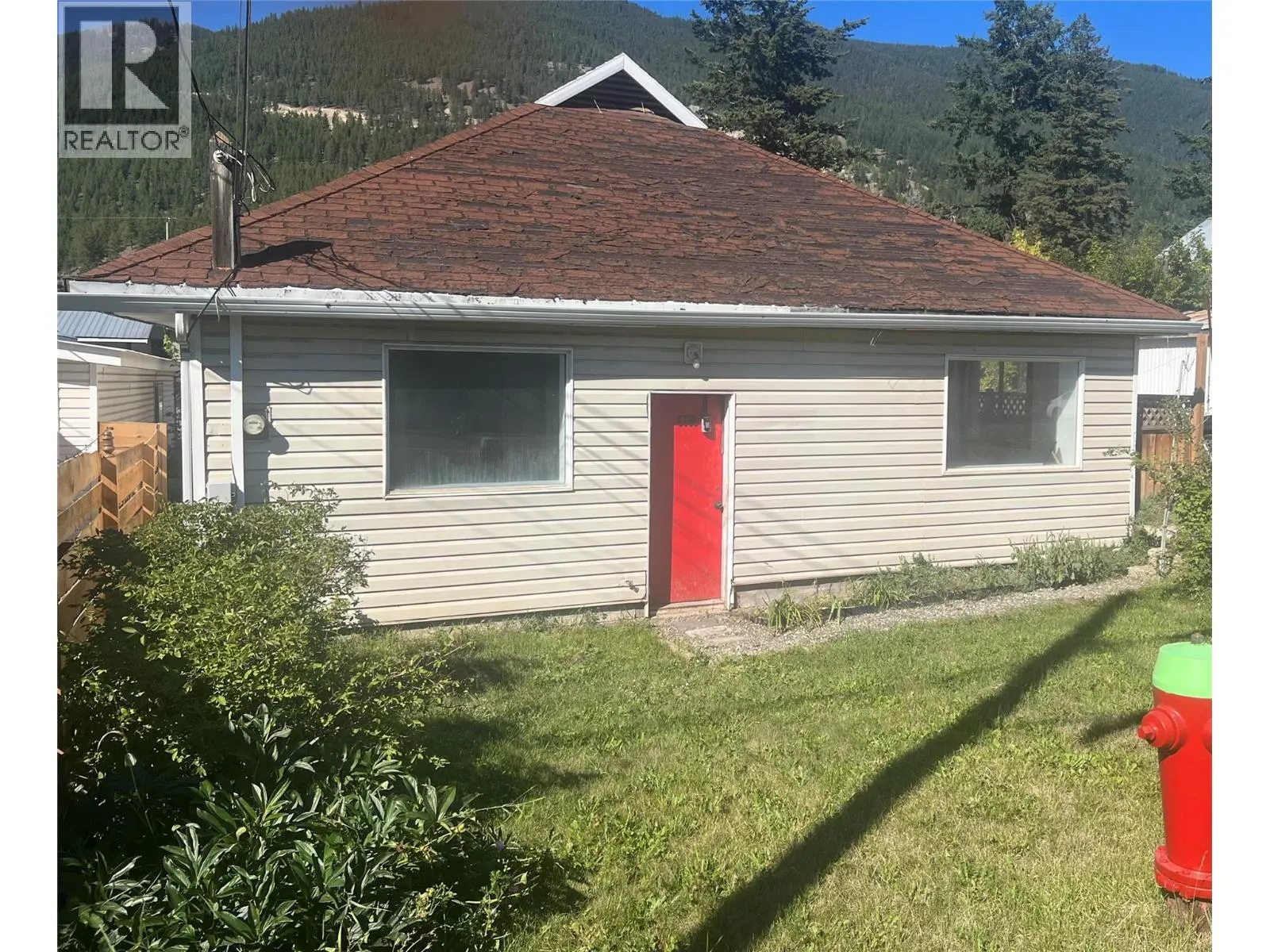 5768 Highway 97 N Highway
