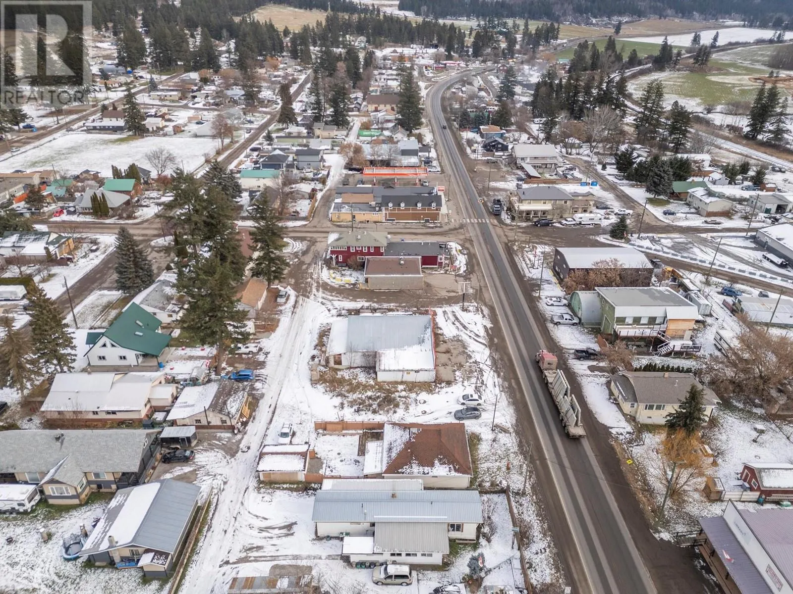 5768 Highway 97 N Highway