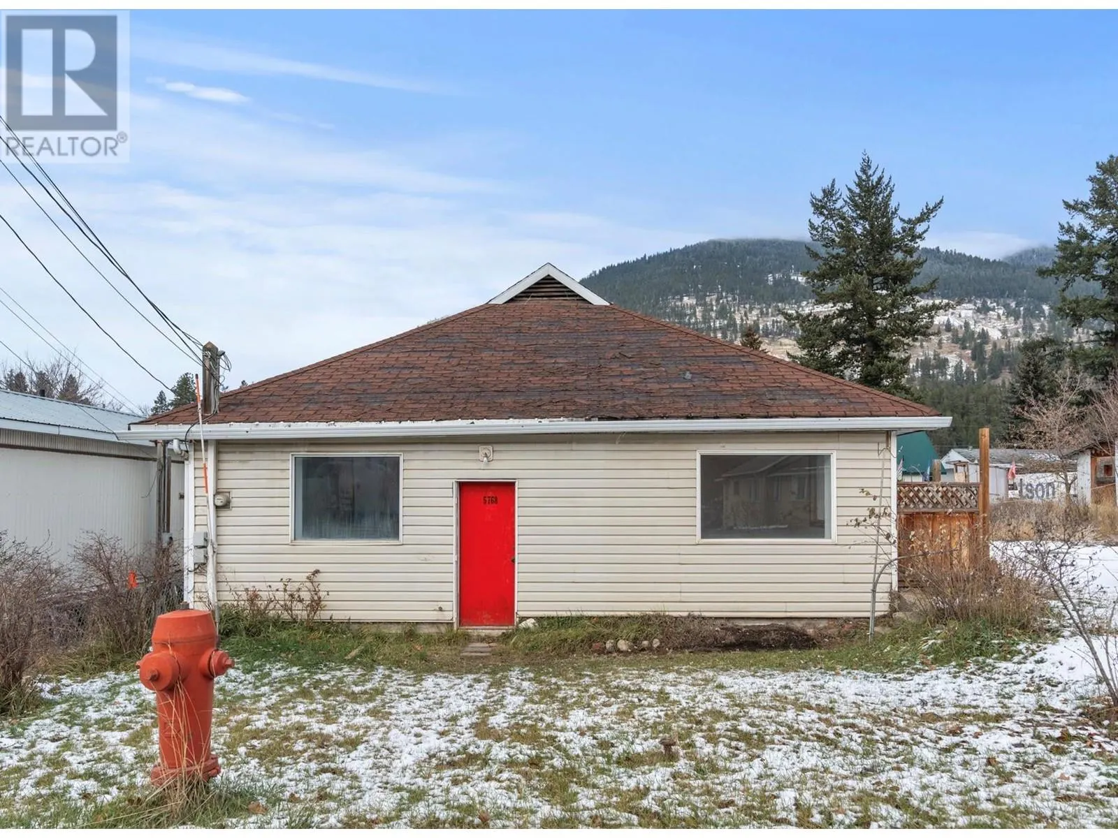 5768 Highway 97 N Highway