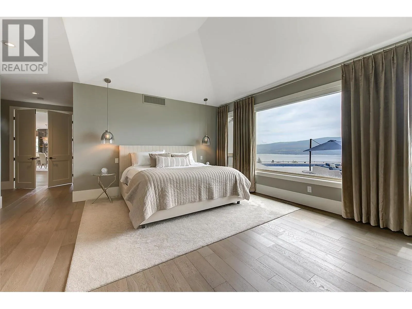 1520 Vineyard Drive