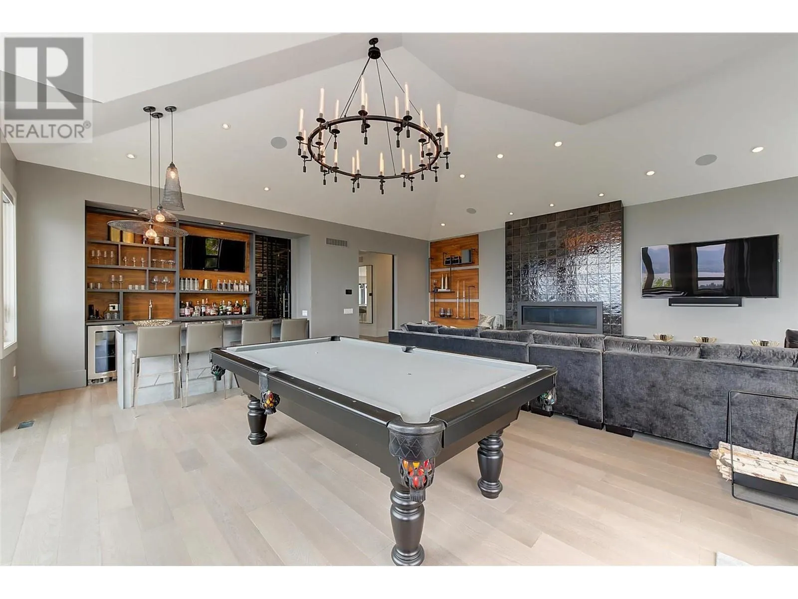 1520 Vineyard Drive