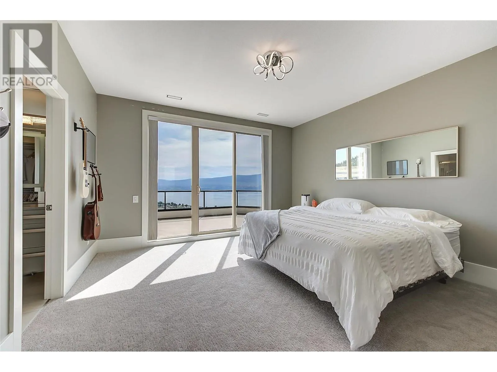 1520 Vineyard Drive