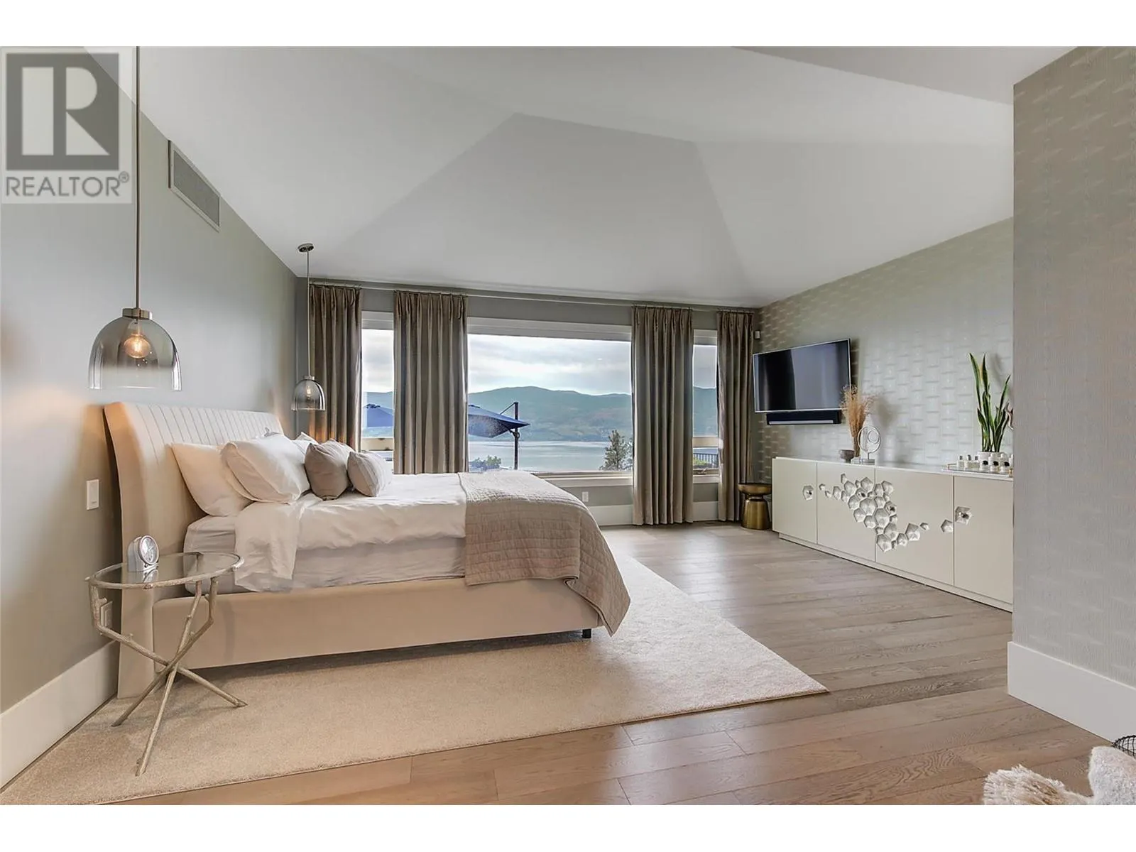 1520 Vineyard Drive