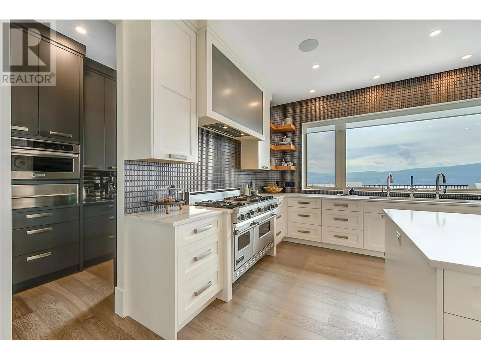 1520 Vineyard Drive