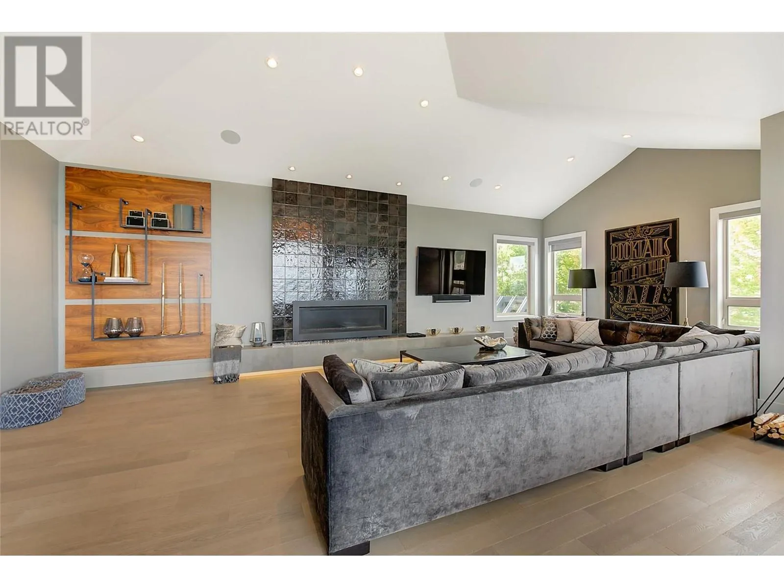 1520 Vineyard Drive