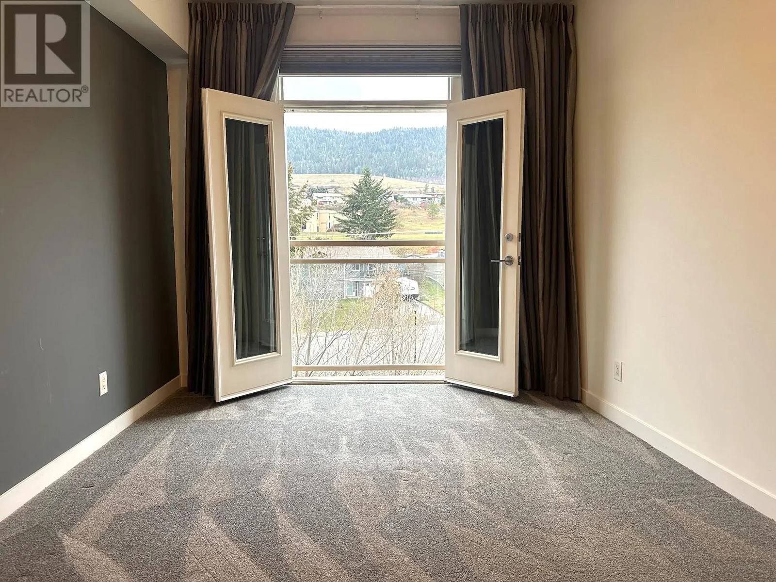 7343 Okanagan Landing Road Unit# 2402