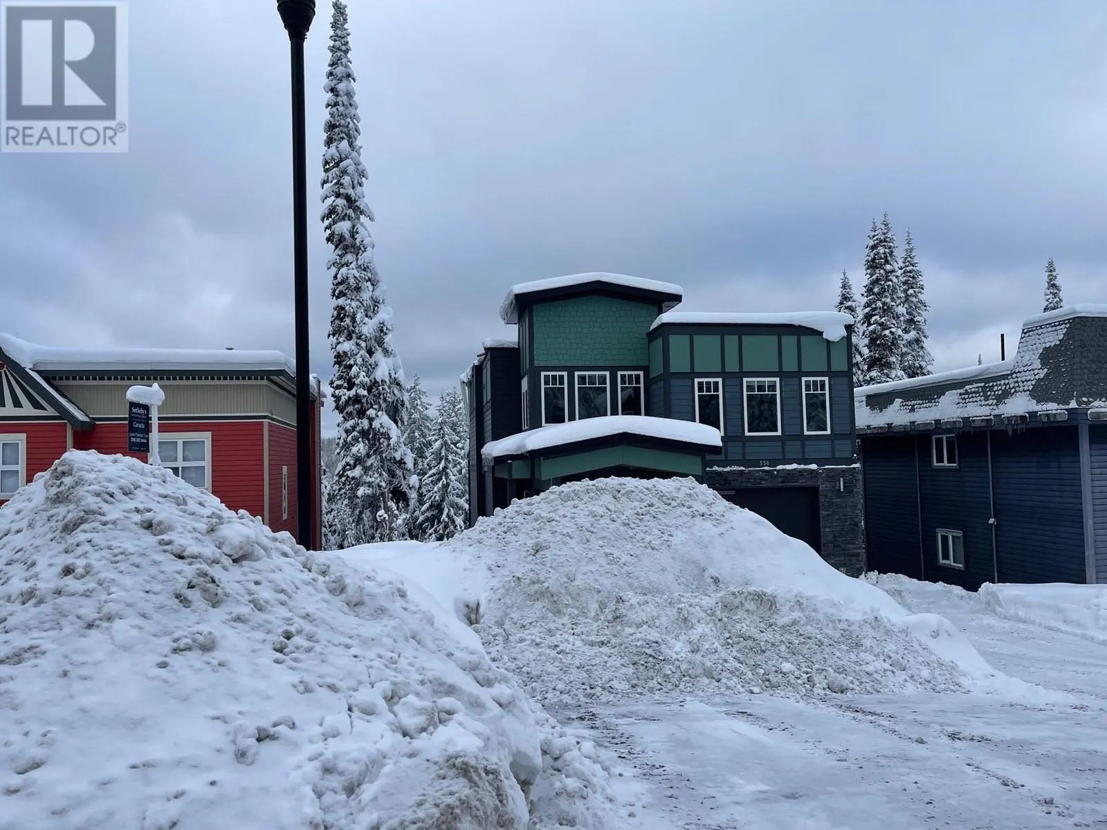 555 Monashee Road