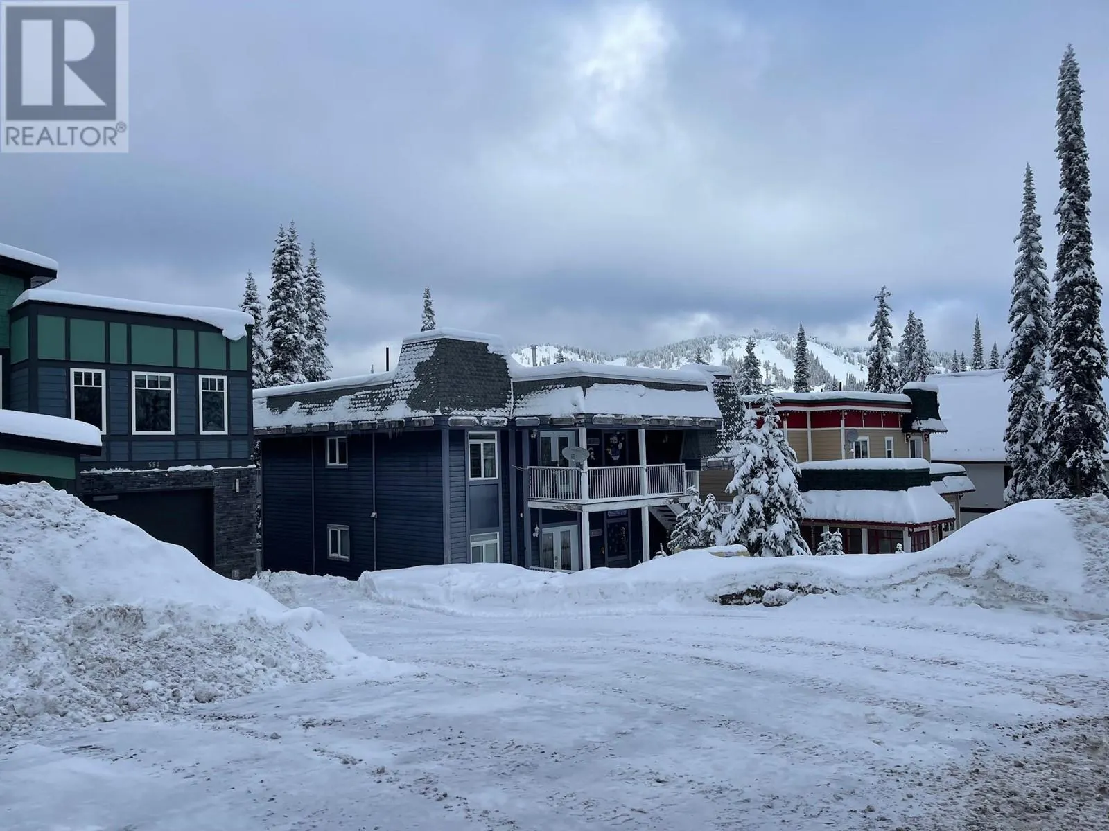 555 Monashee Road