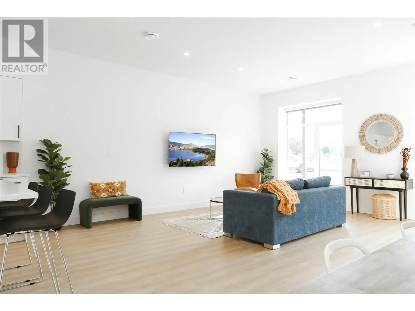 850 Railway Lane Unit# 102