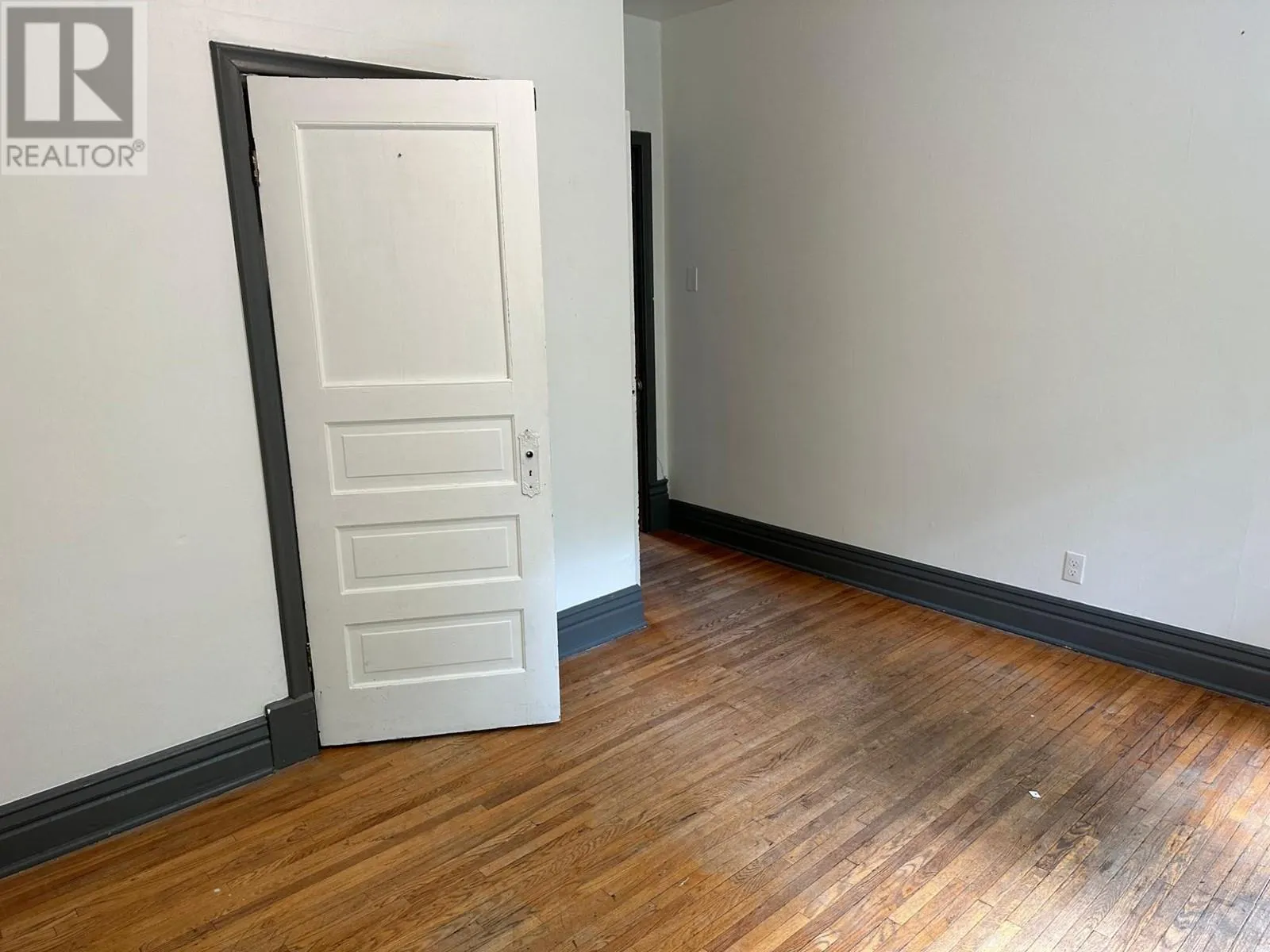 815 BAKER Street