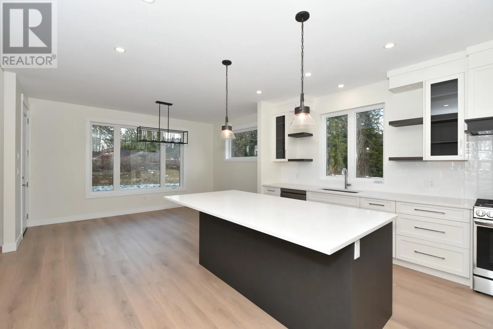 2508 Golf View Crescent