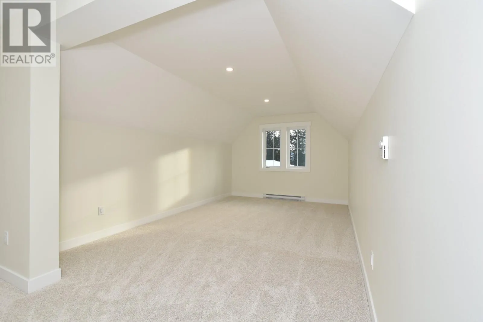 2508 Golf View Crescent