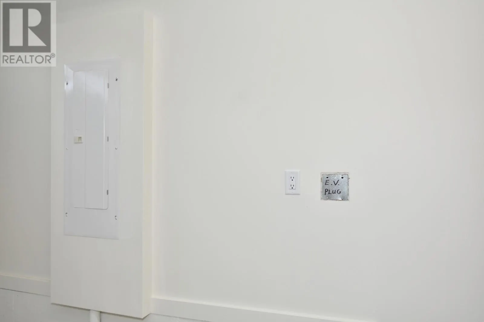 2508 Golf View Crescent