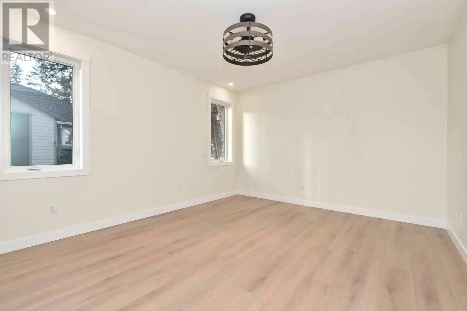 2508 Golf View Crescent