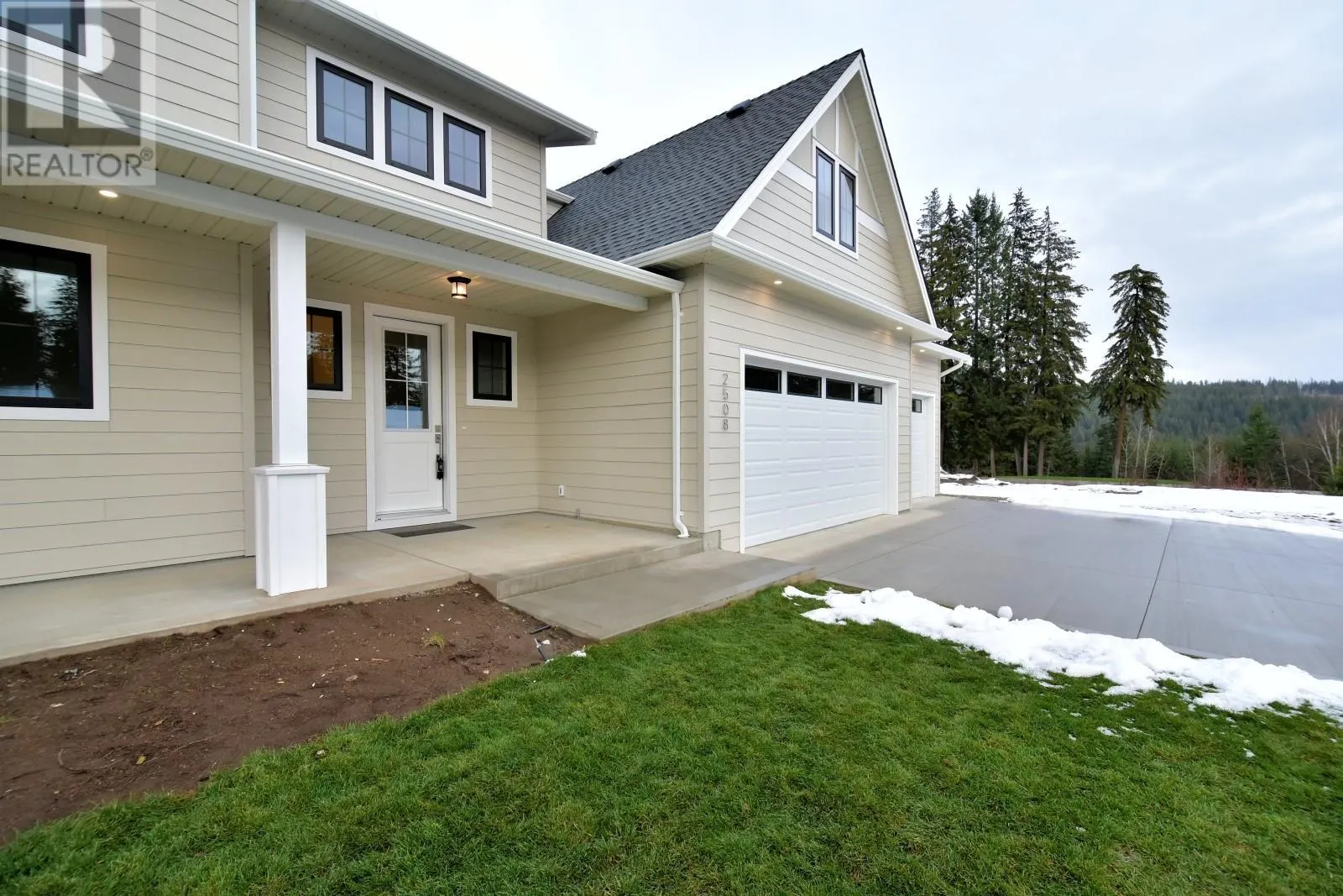 2508 Golf View Crescent