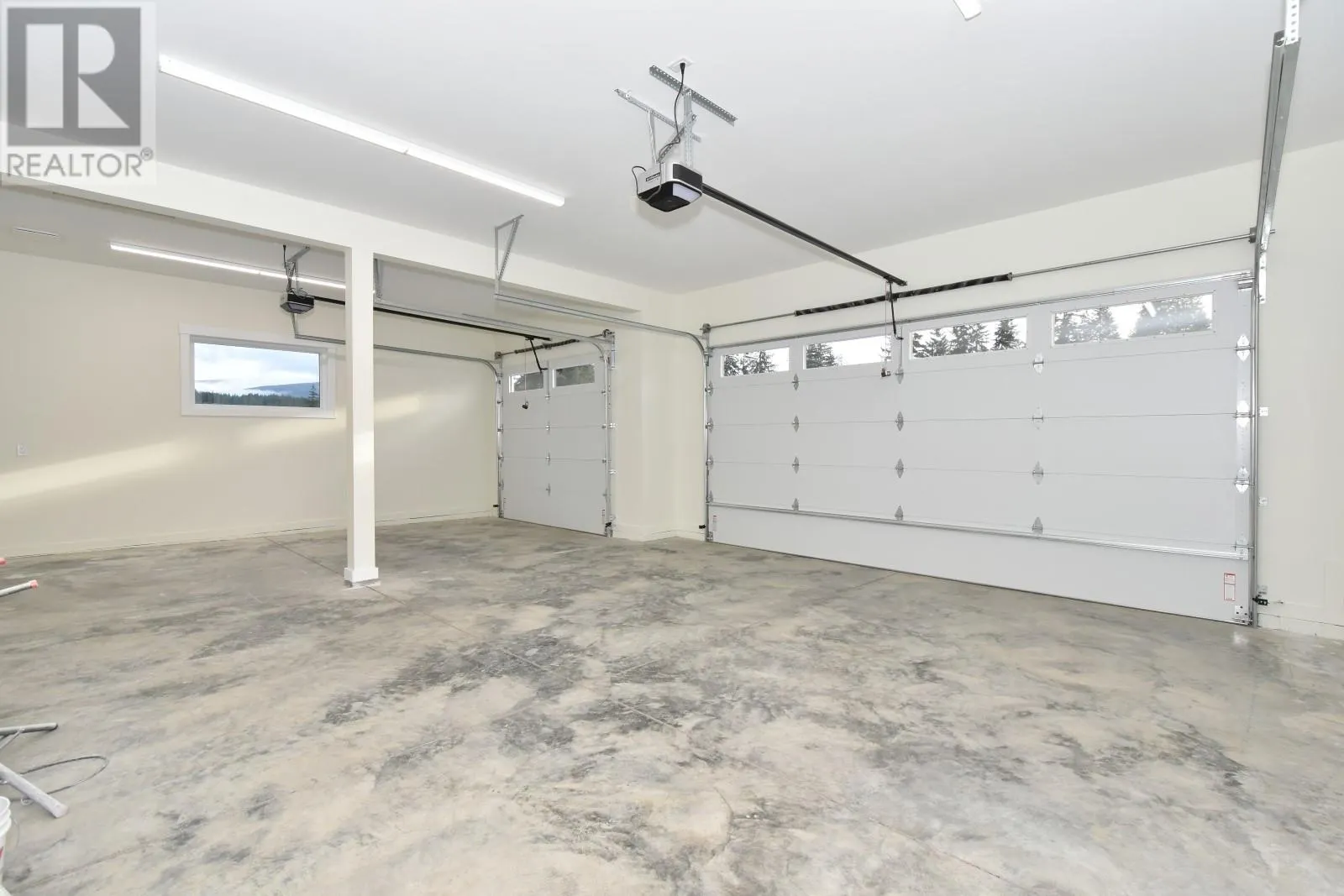 2508 Golf View Crescent
