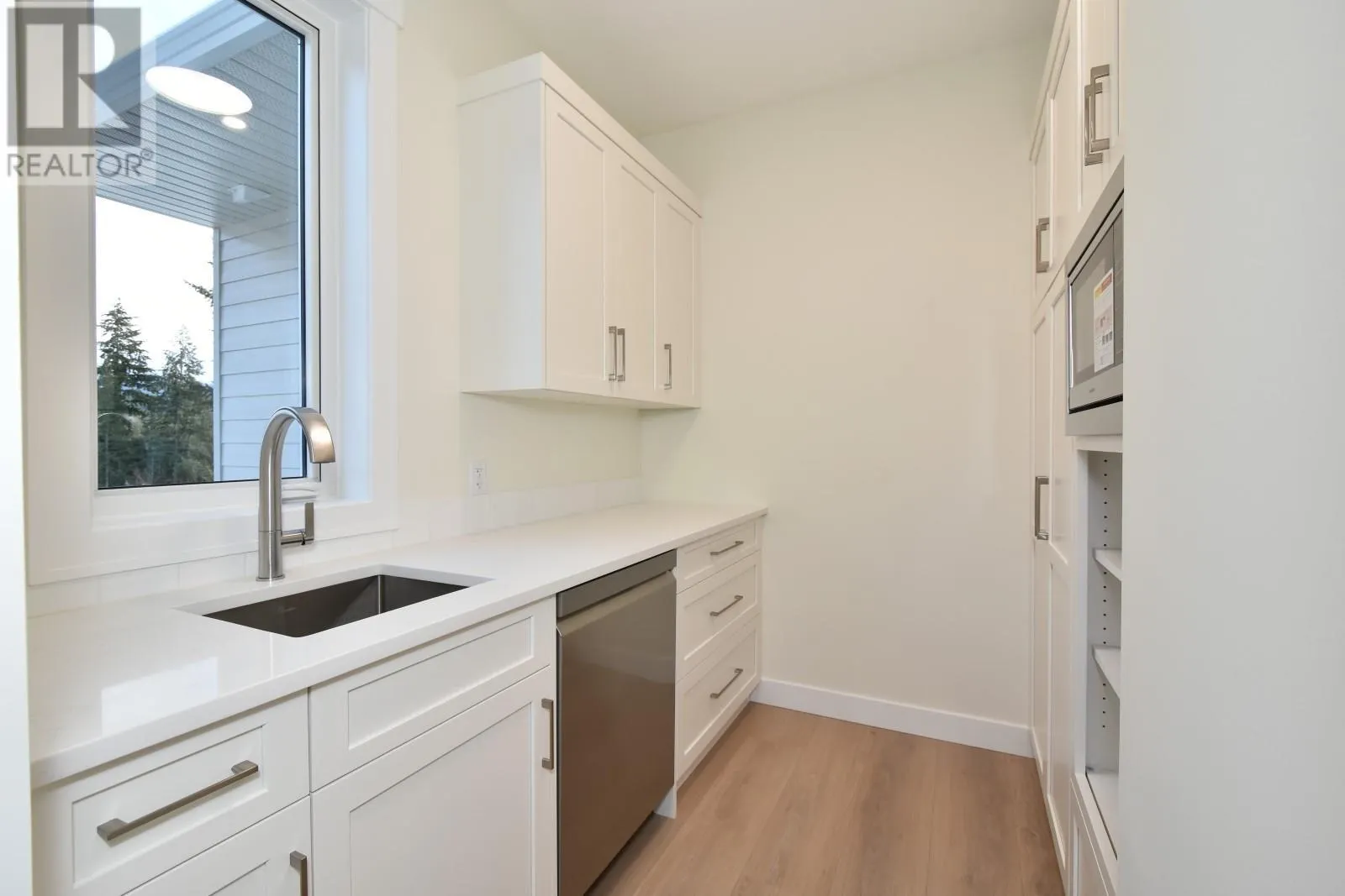 2508 Golf View Crescent