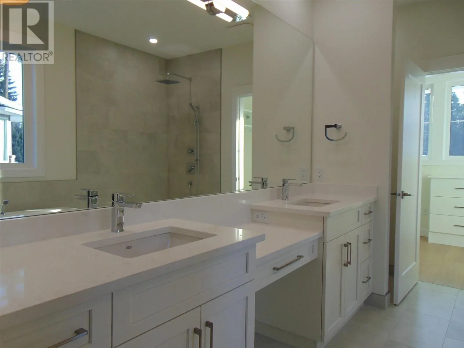 2508 Golf View Crescent