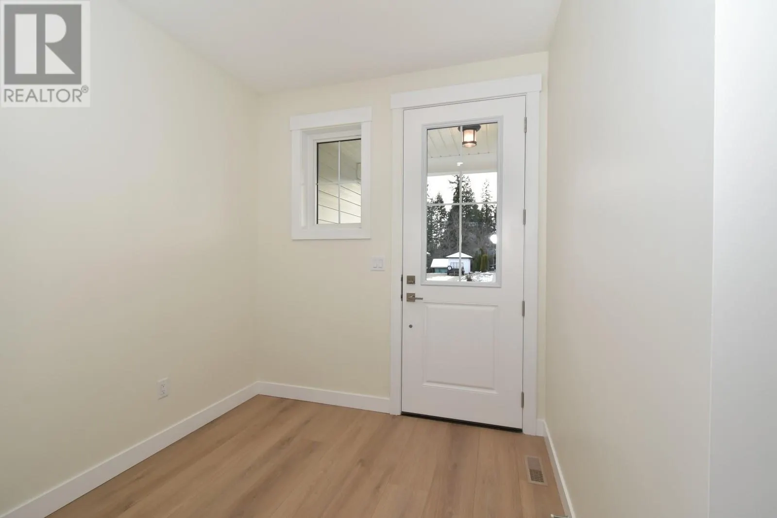 2508 Golf View Crescent
