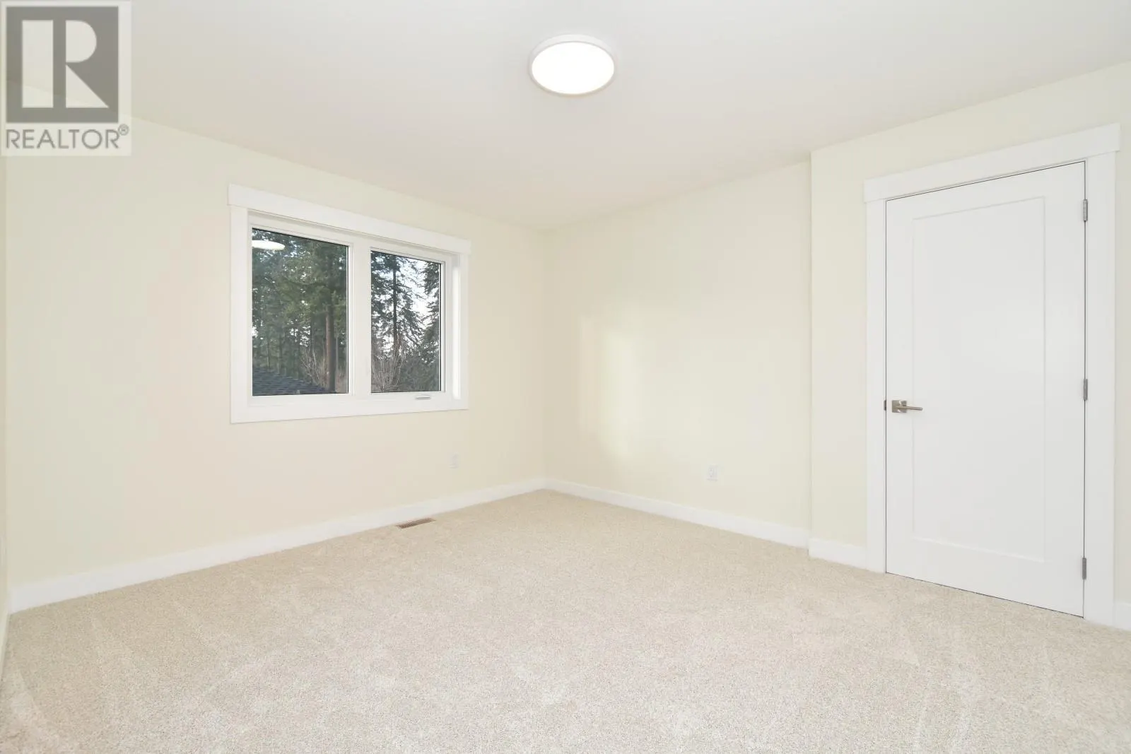2508 Golf View Crescent