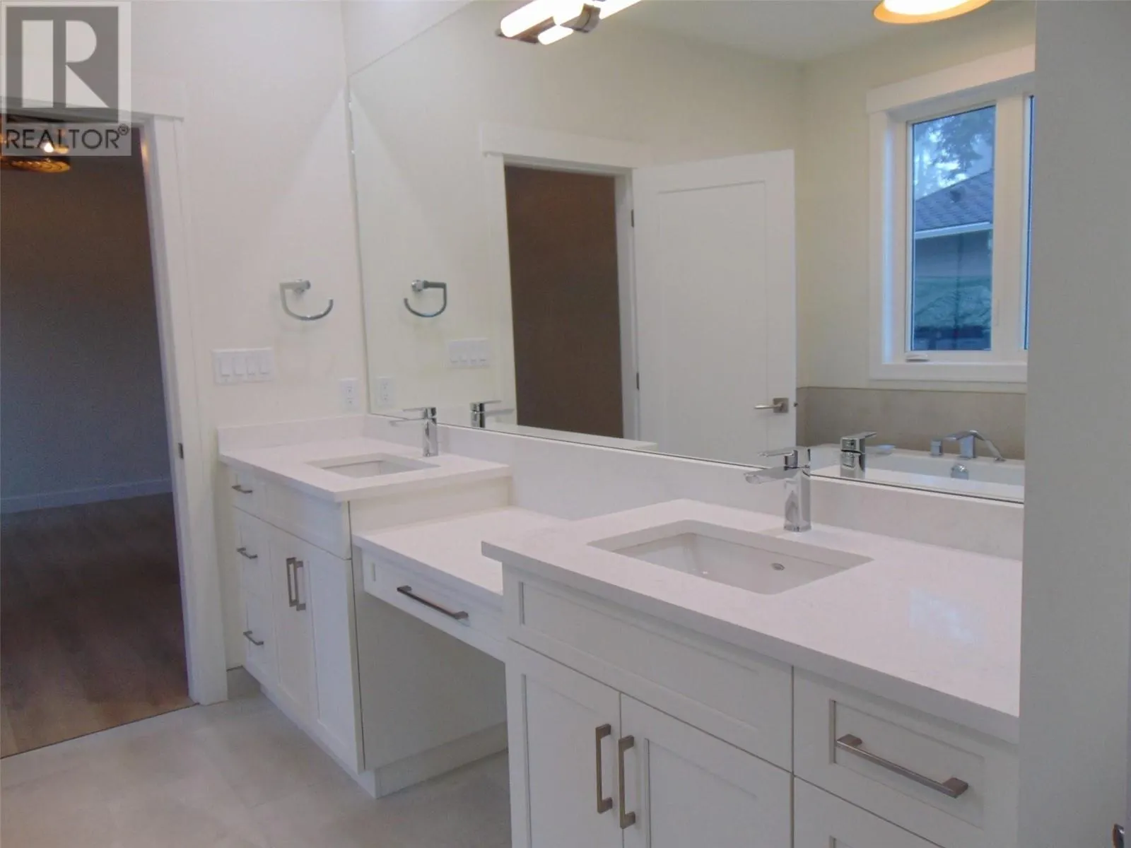 2508 Golf View Crescent