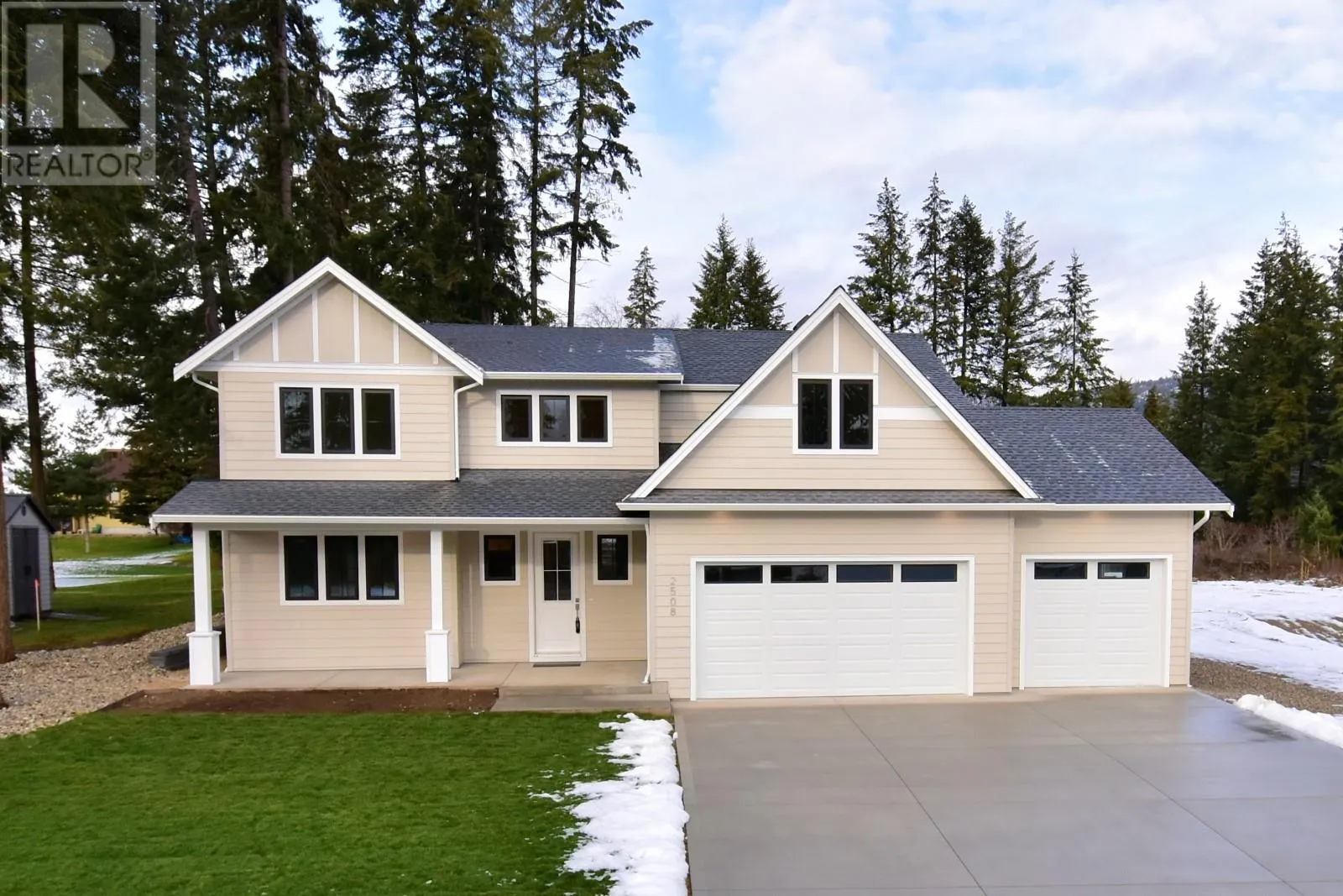 2508 Golf View Crescent