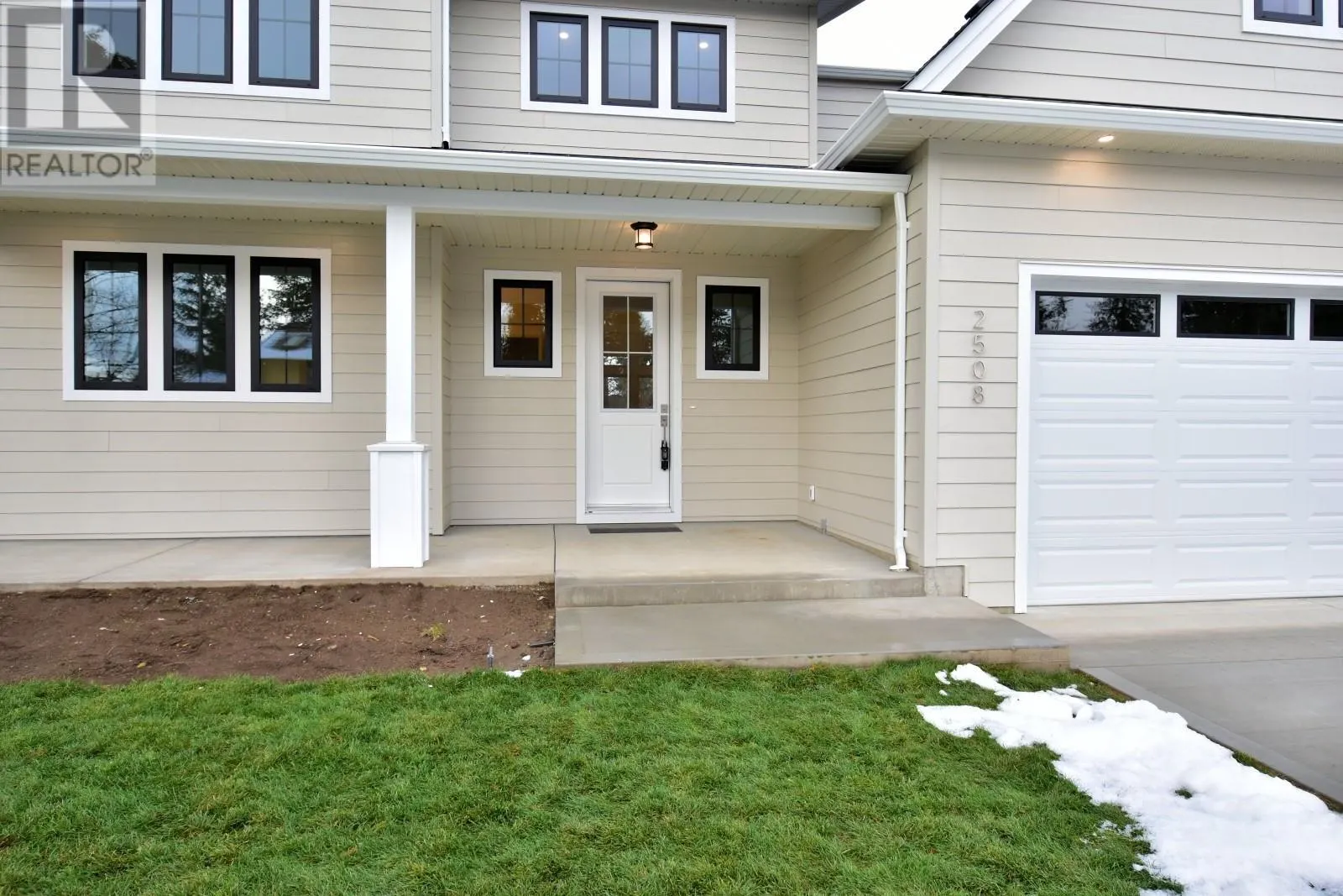 2508 Golf View Crescent