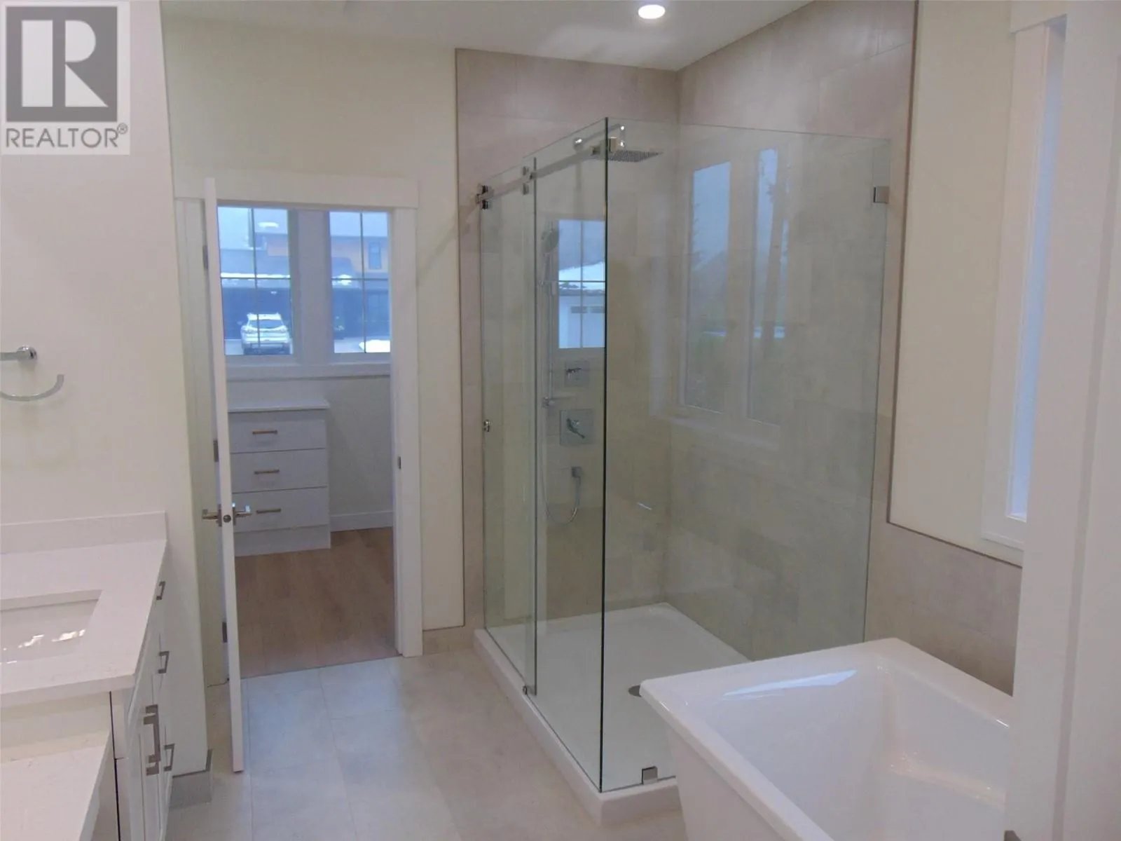 2508 Golf View Crescent