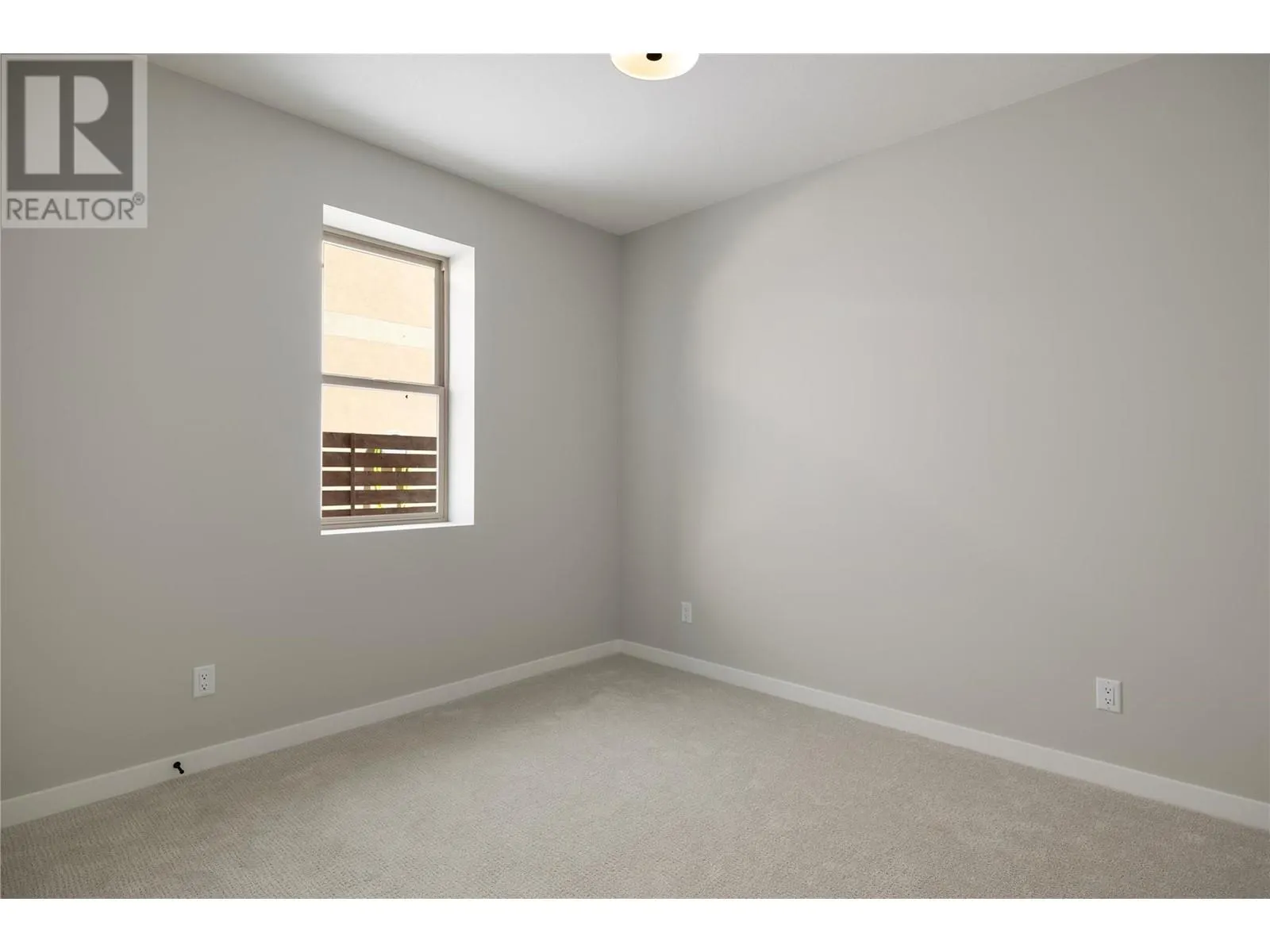 595 Vineyard Way N Unit# 9