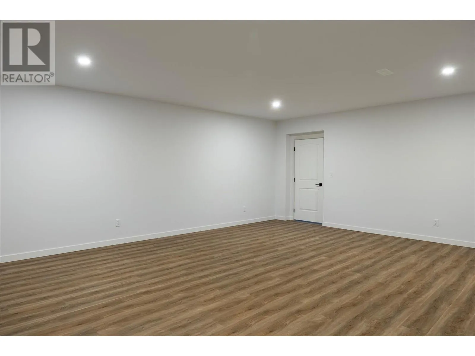 595 Vineyard Way N Unit# 9