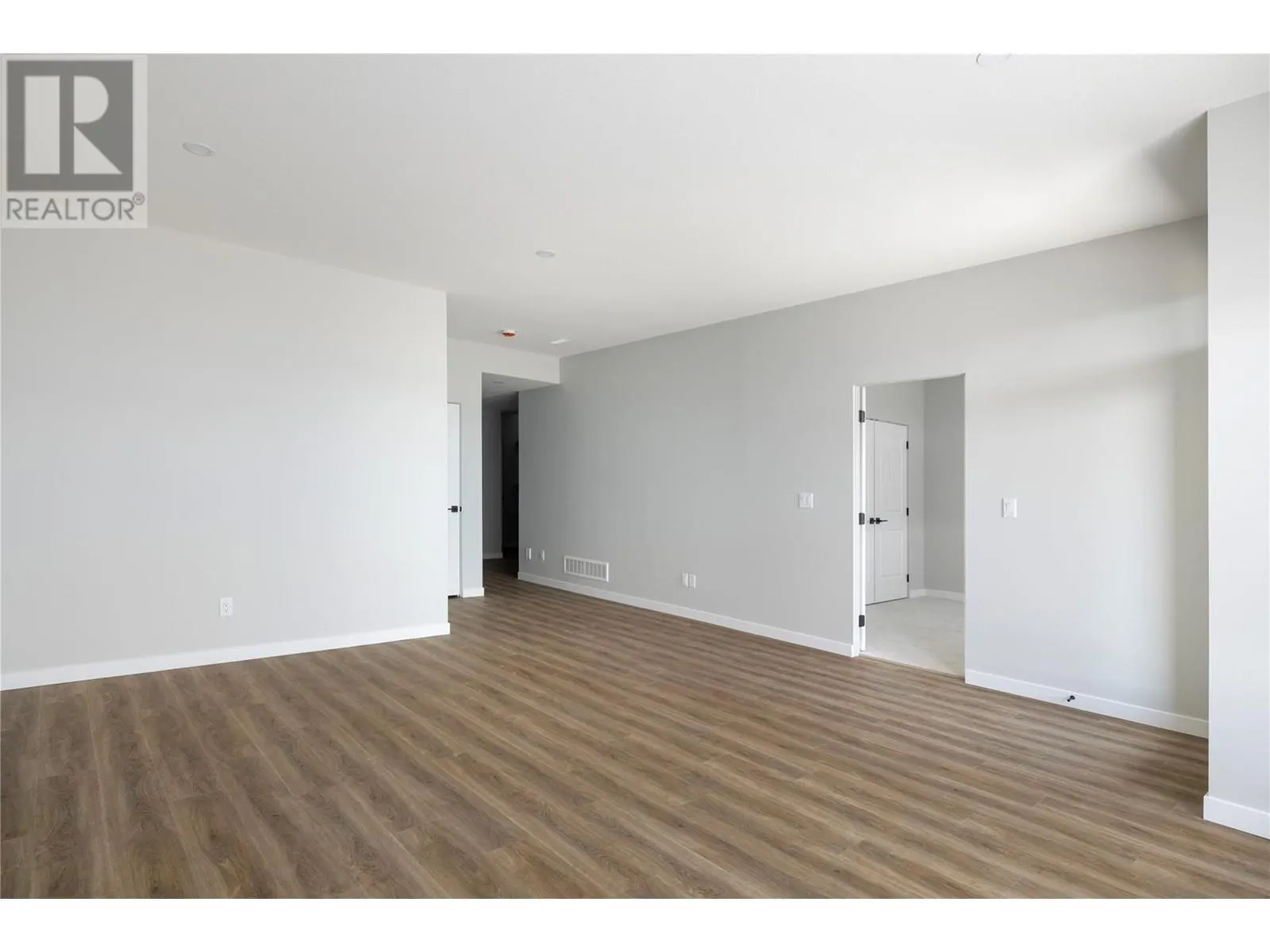 595 Vineyard Way N Unit# 9