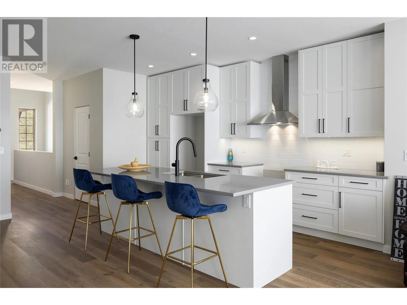 595 Vineyard Way N Unit# 9