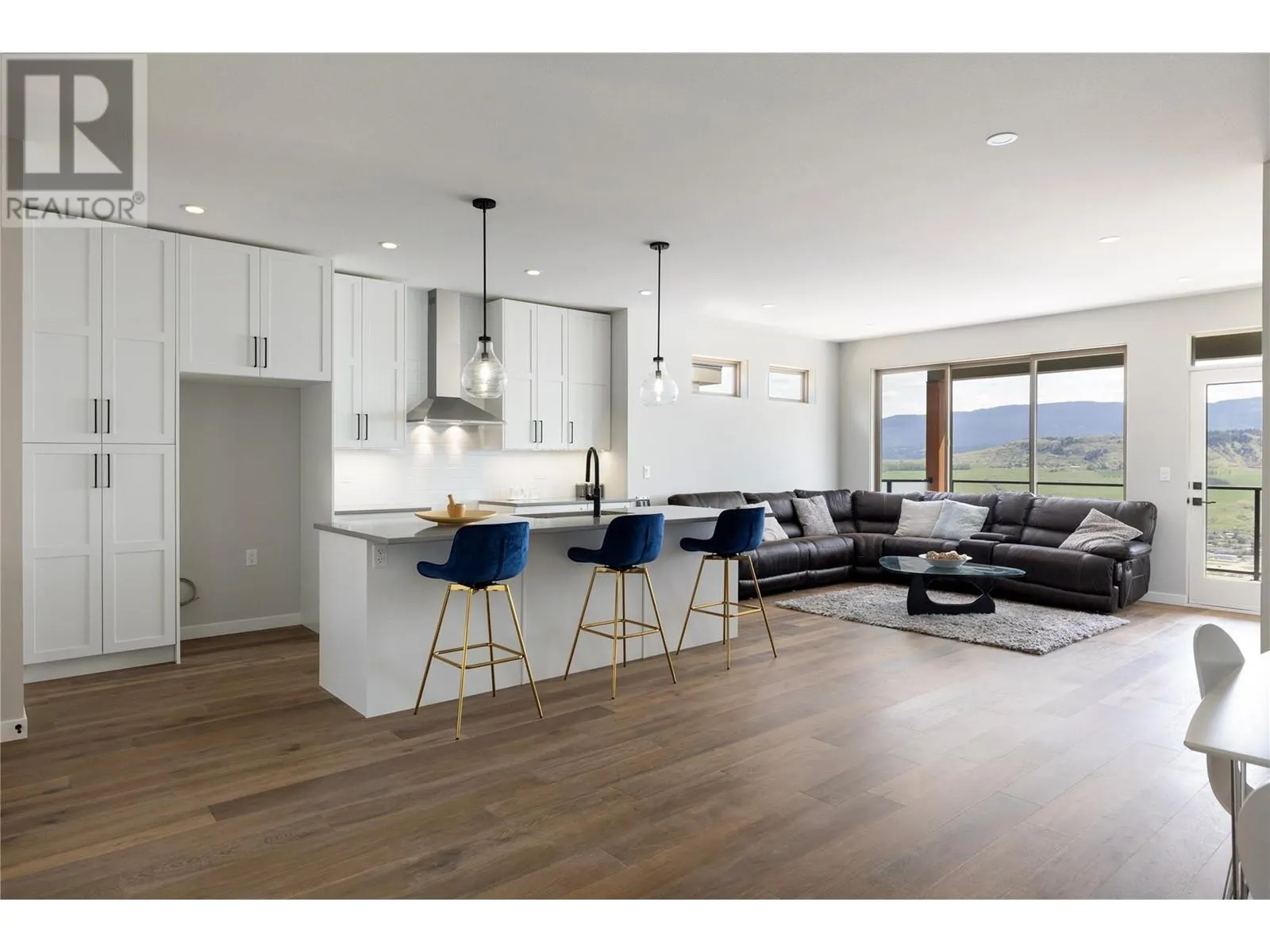 595 Vineyard Way N Unit# 9