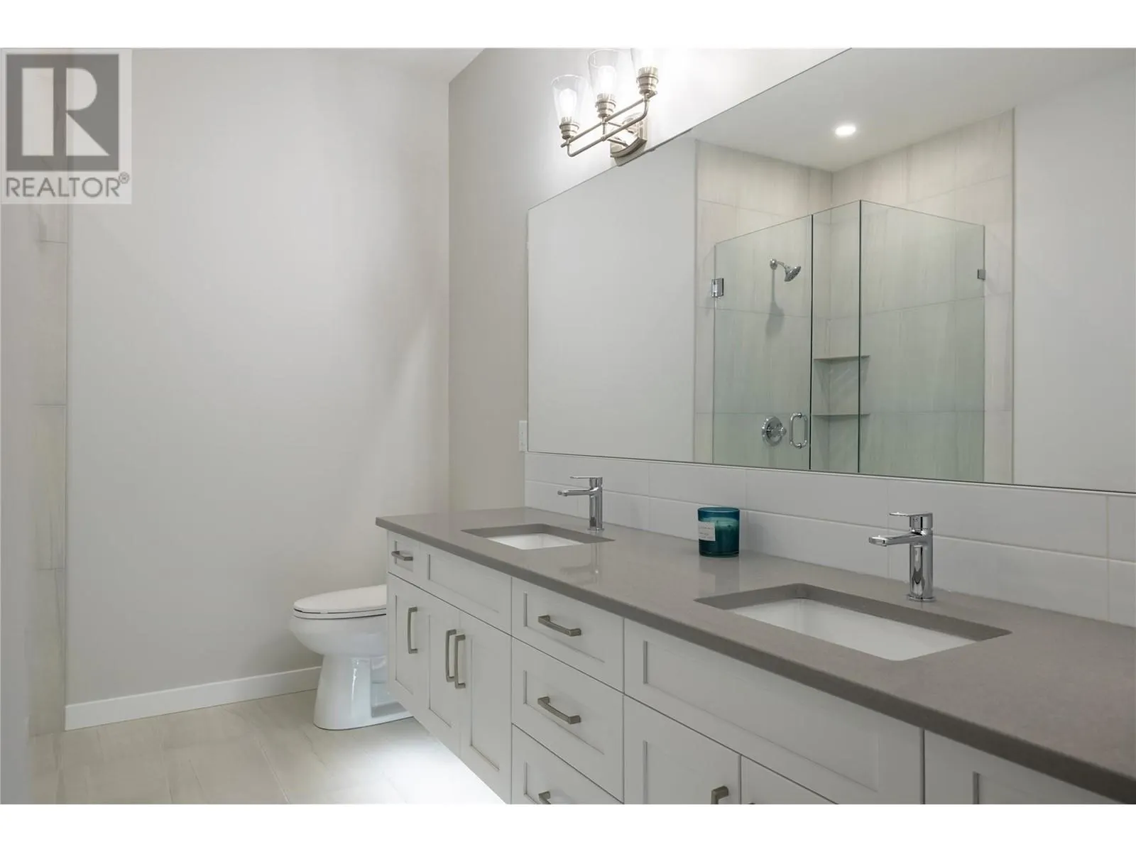 595 Vineyard Way N Unit# 9