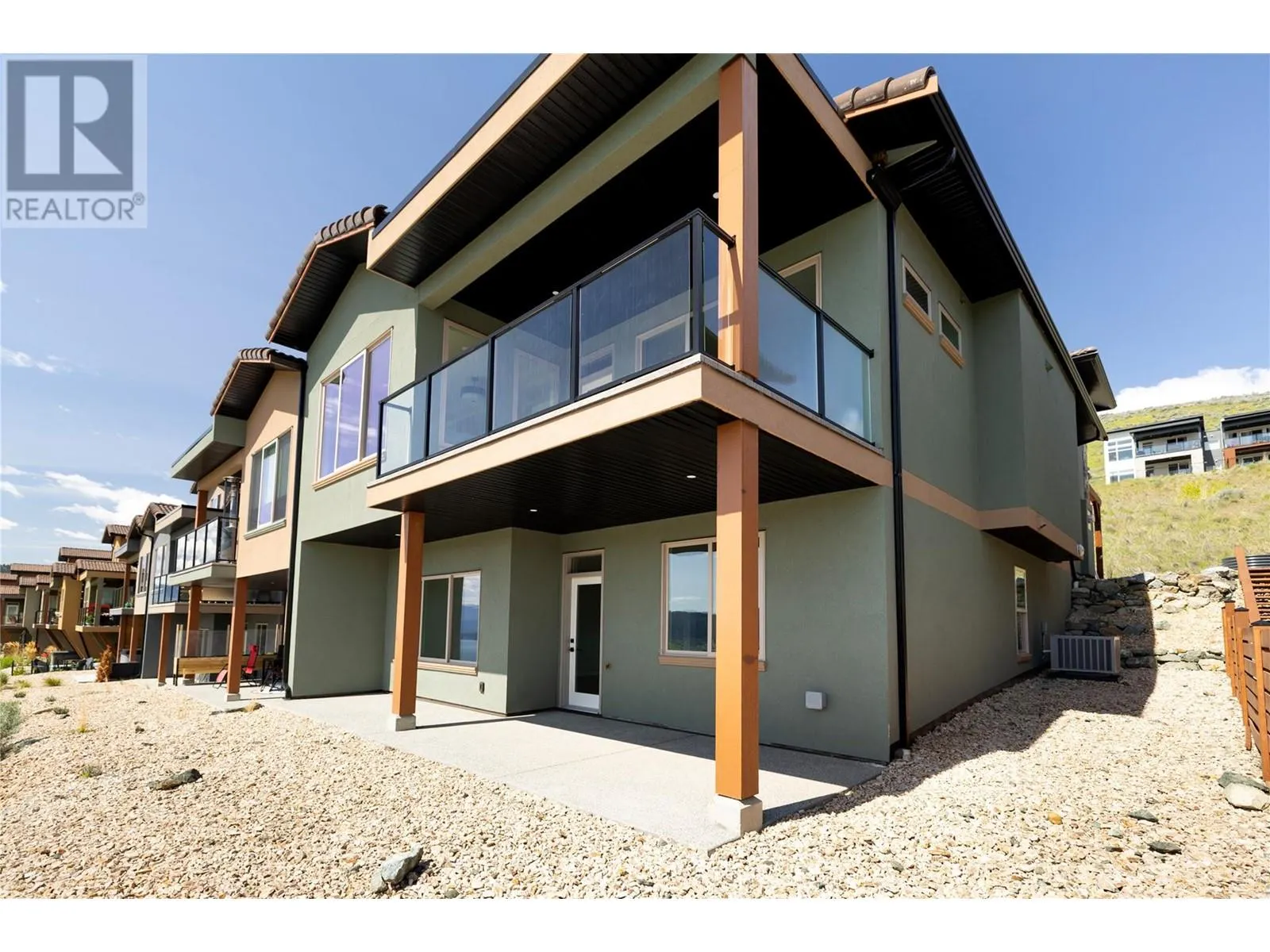 595 Vineyard Way N Unit# 9