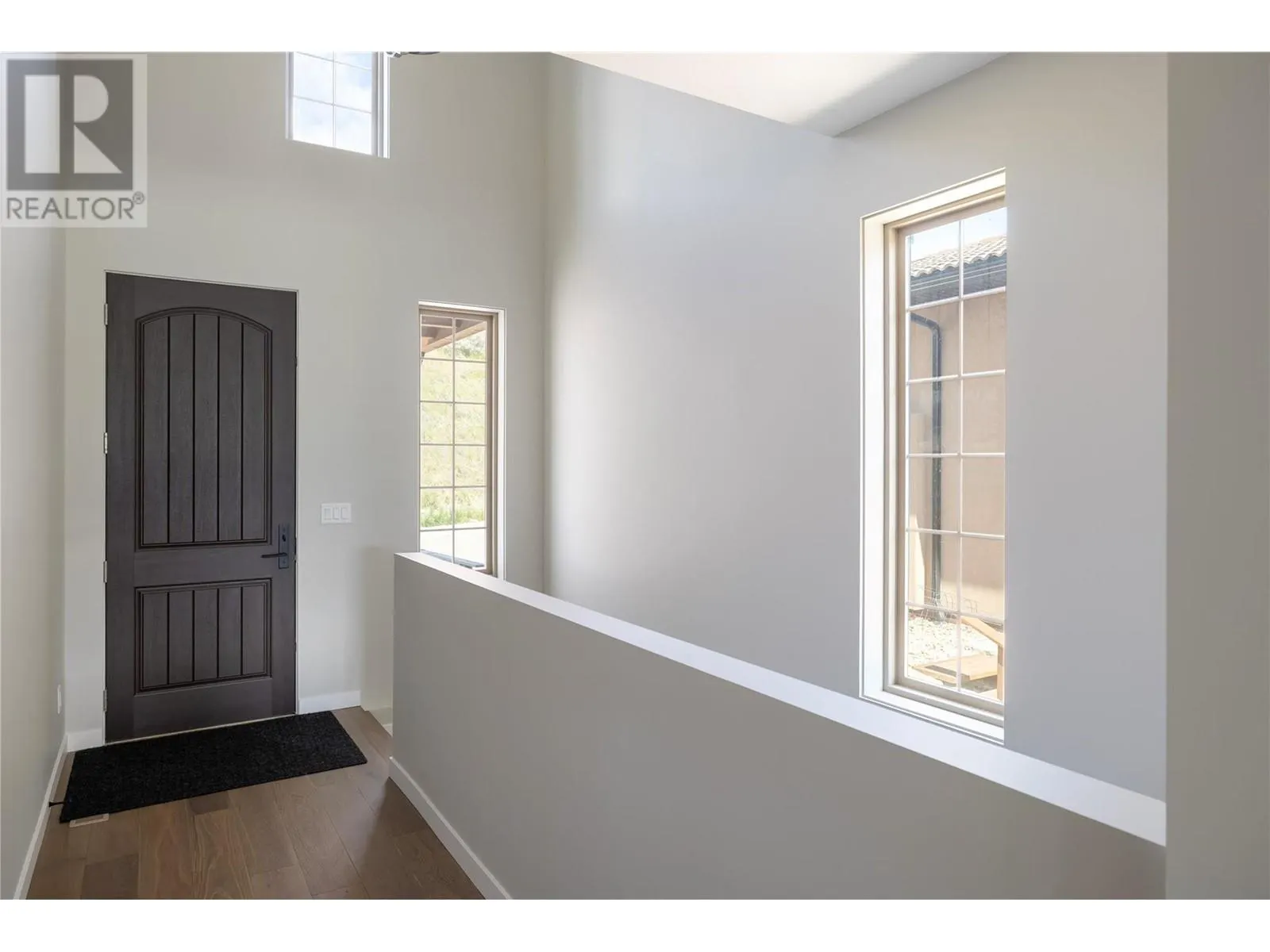 595 Vineyard Way N Unit# 9