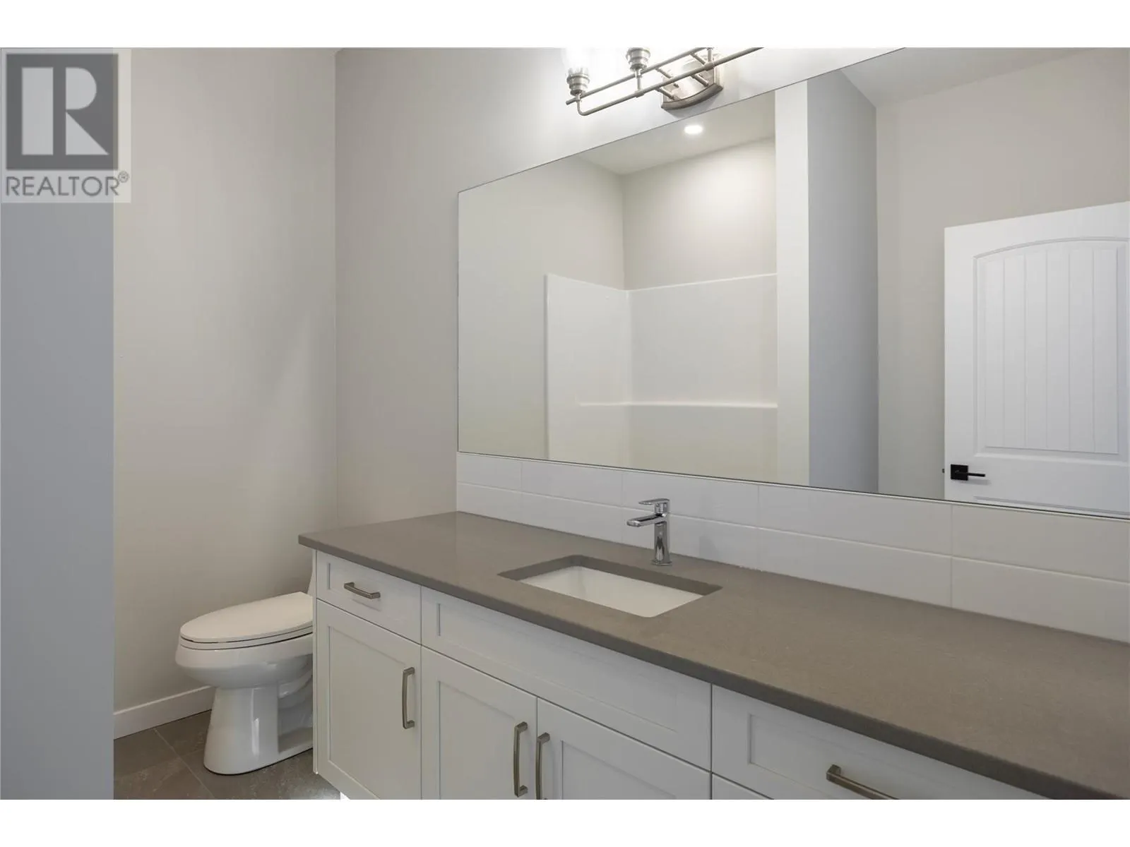 595 Vineyard Way N Unit# 9