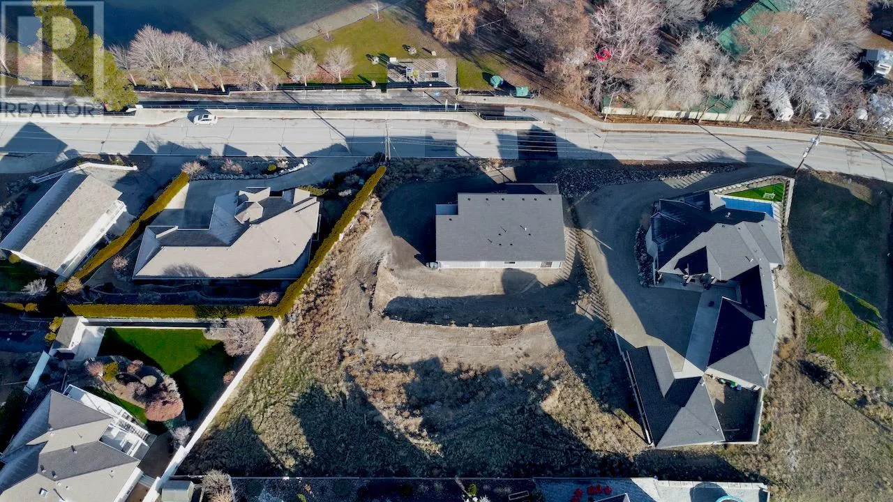 6730 Lakeside Drive