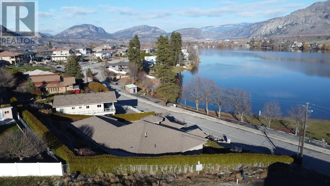 6730 Lakeside Drive