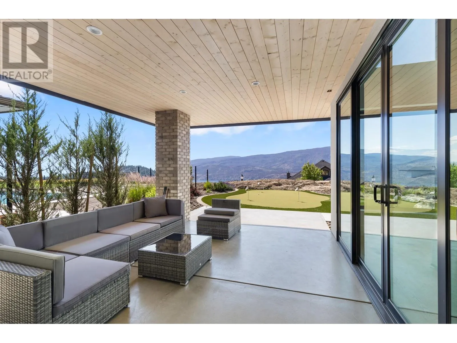 1462 Rocky Point Drive