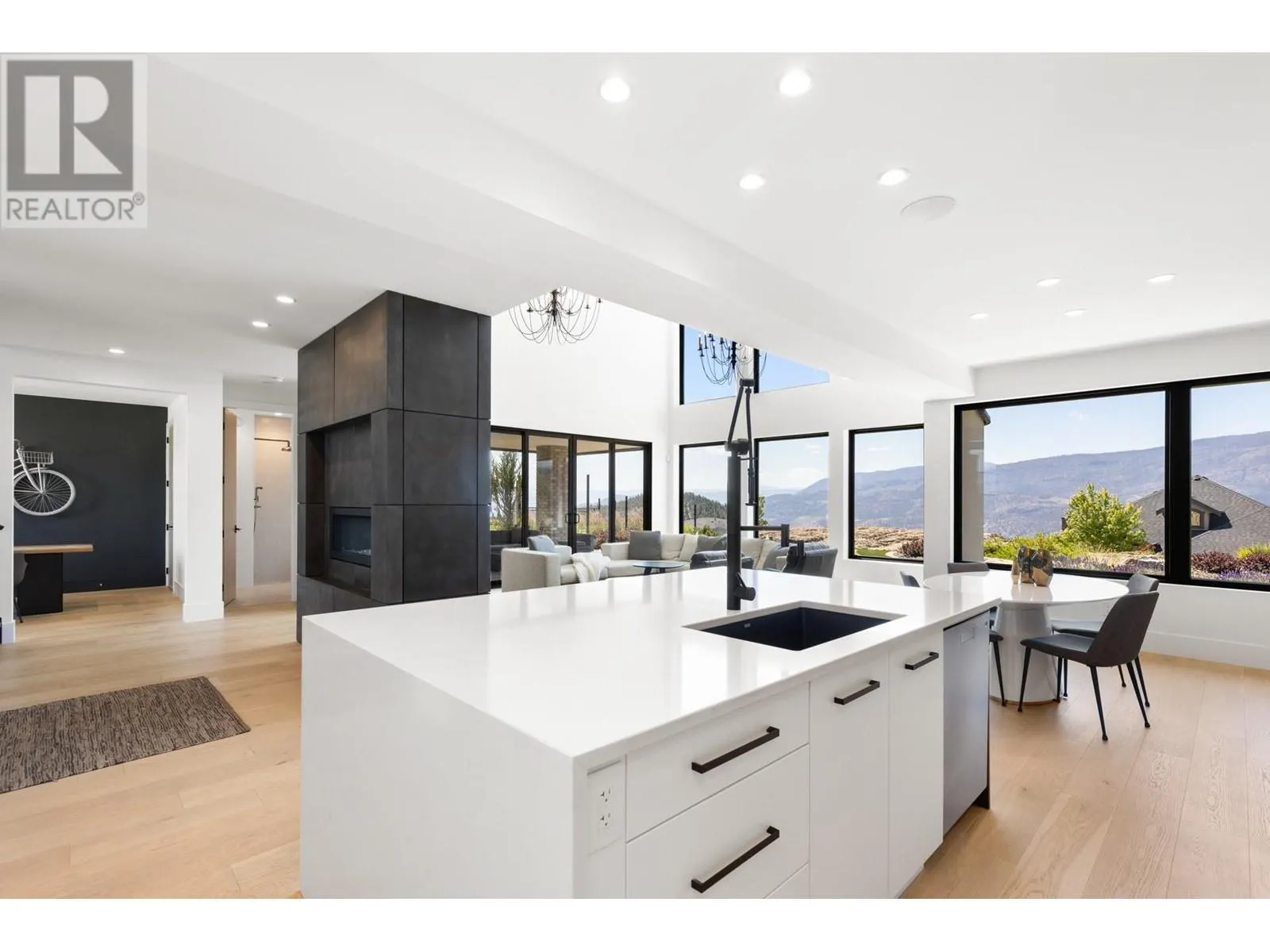 1462 Rocky Point Drive