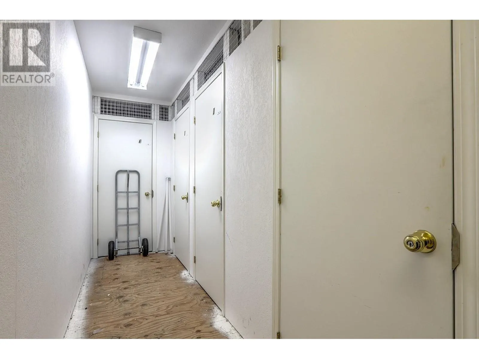 211 Kildonan Avenue Unit# 107