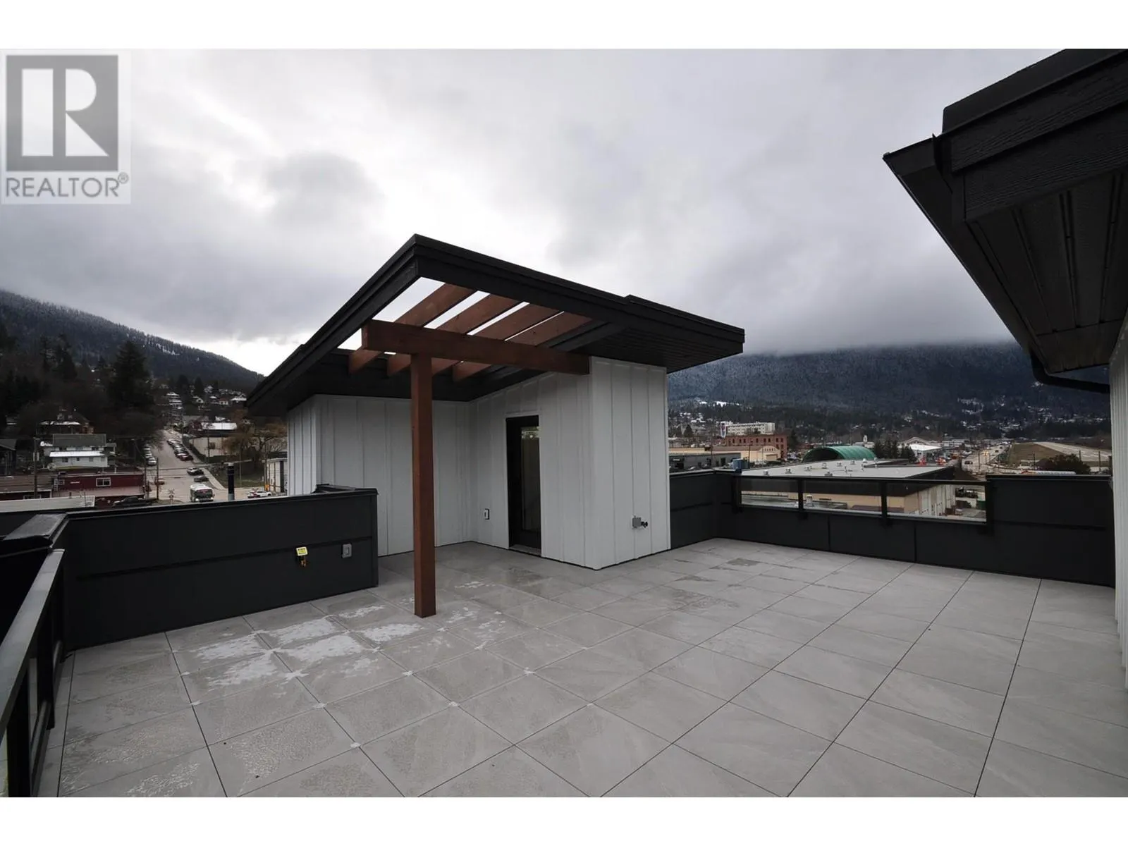 910 LAKESIDE Drive Unit# 107