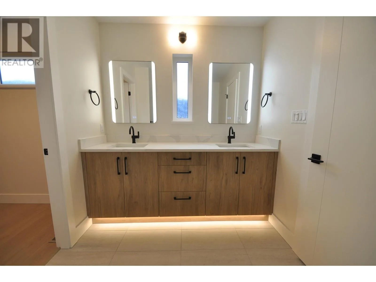 910 LAKESIDE Drive Unit# 107