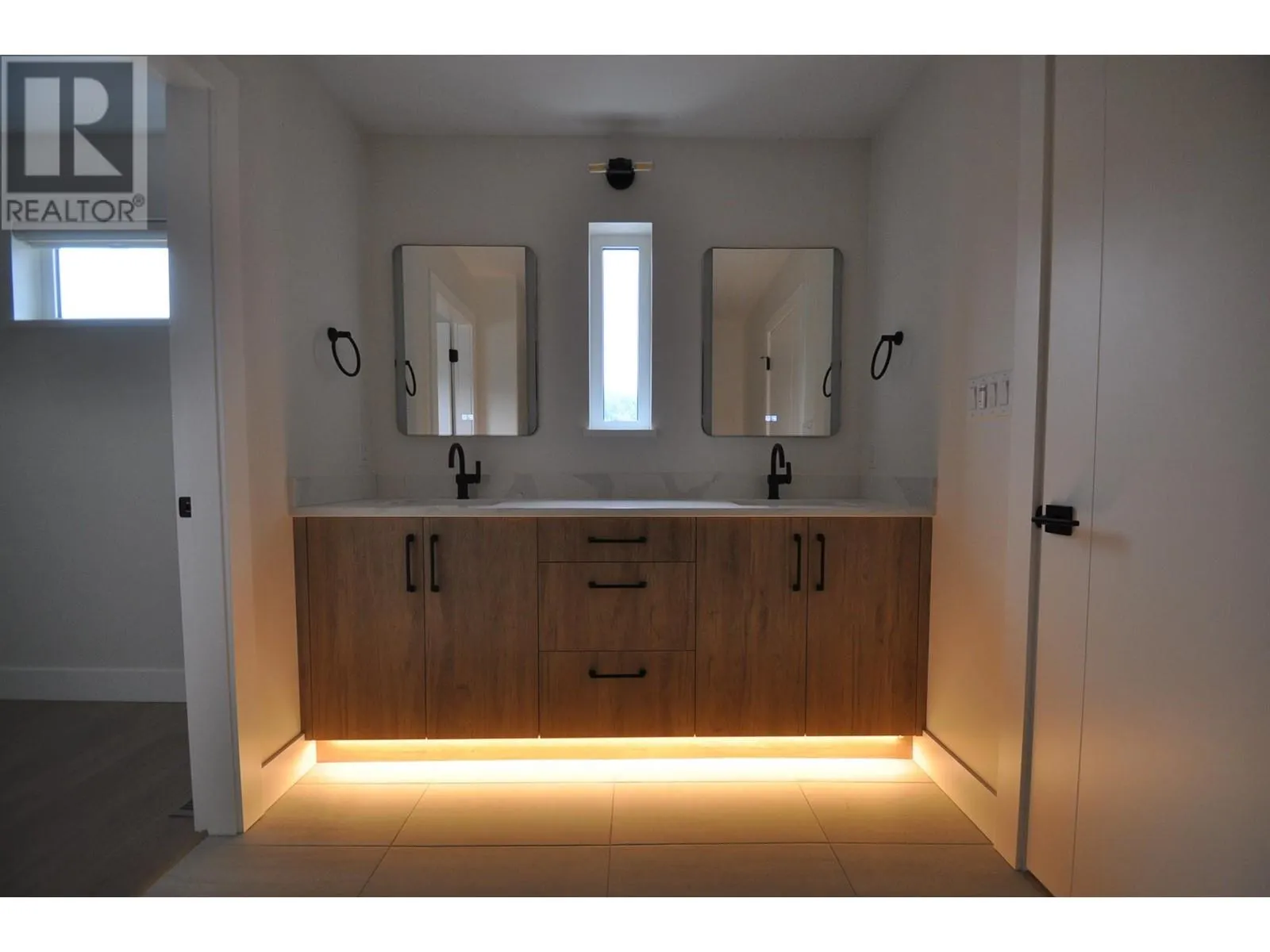 910 LAKESIDE Drive Unit# 107